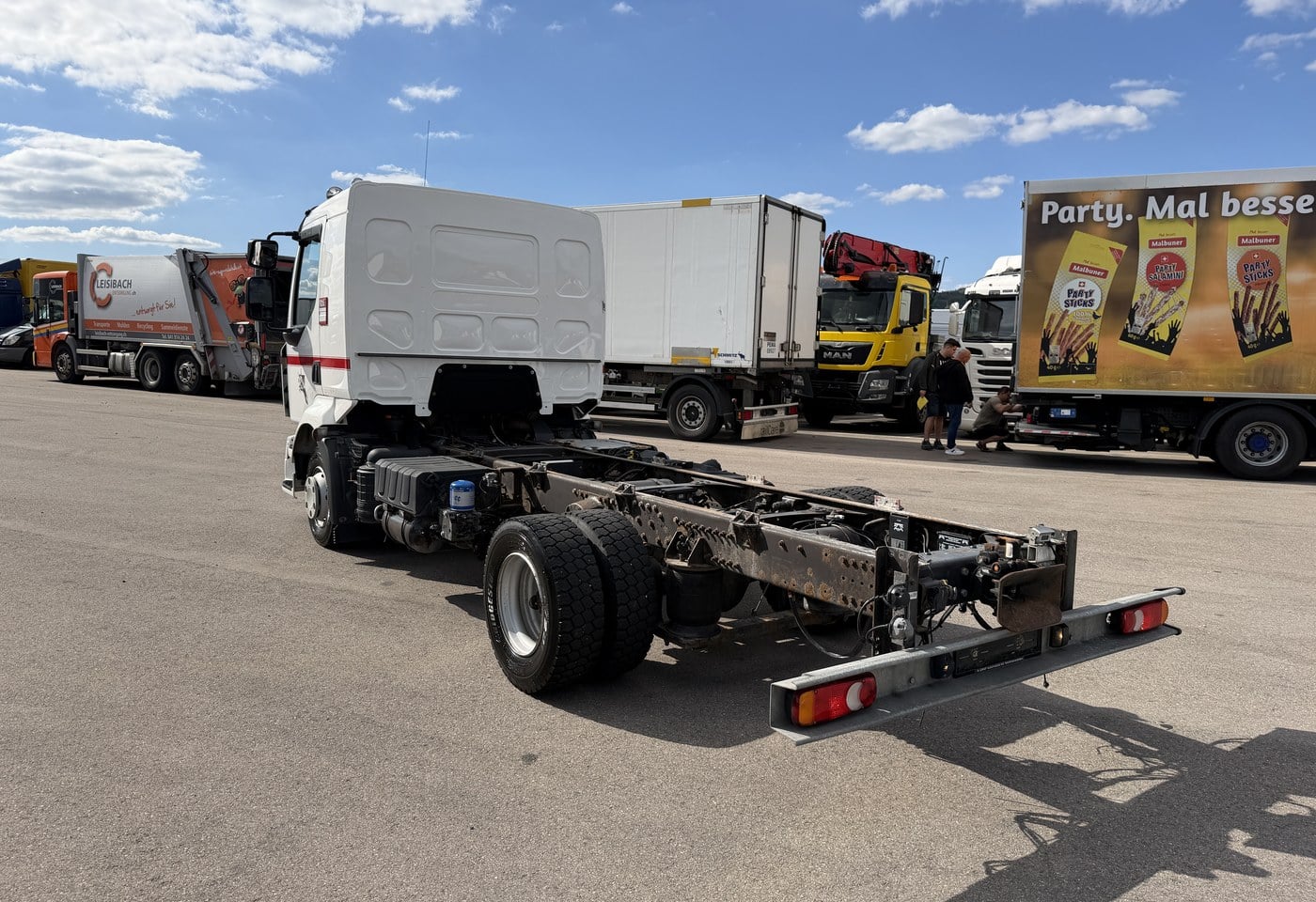 MOTO6625_3049517 vehicle image