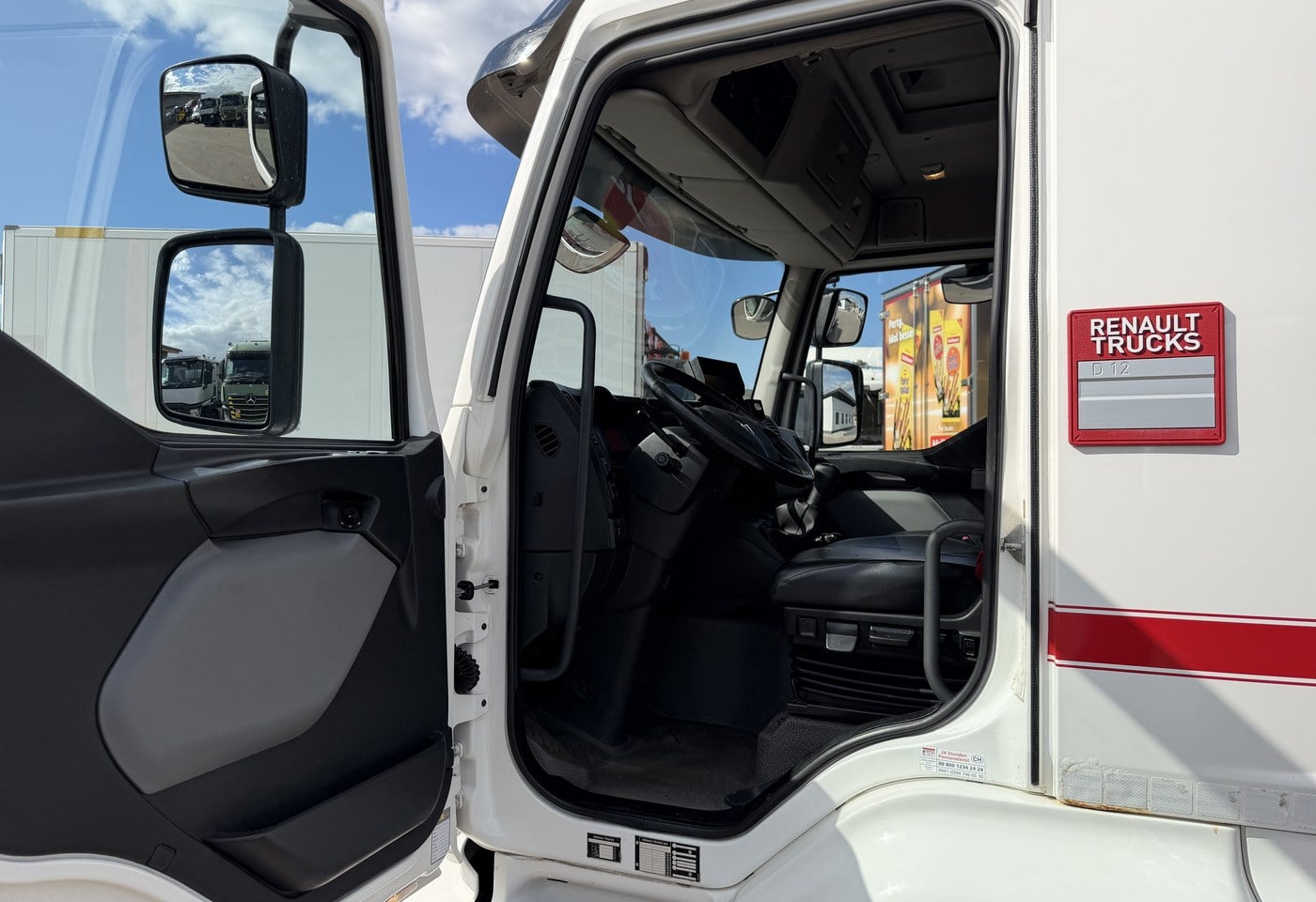 MOTO6625_3049517 vehicle image