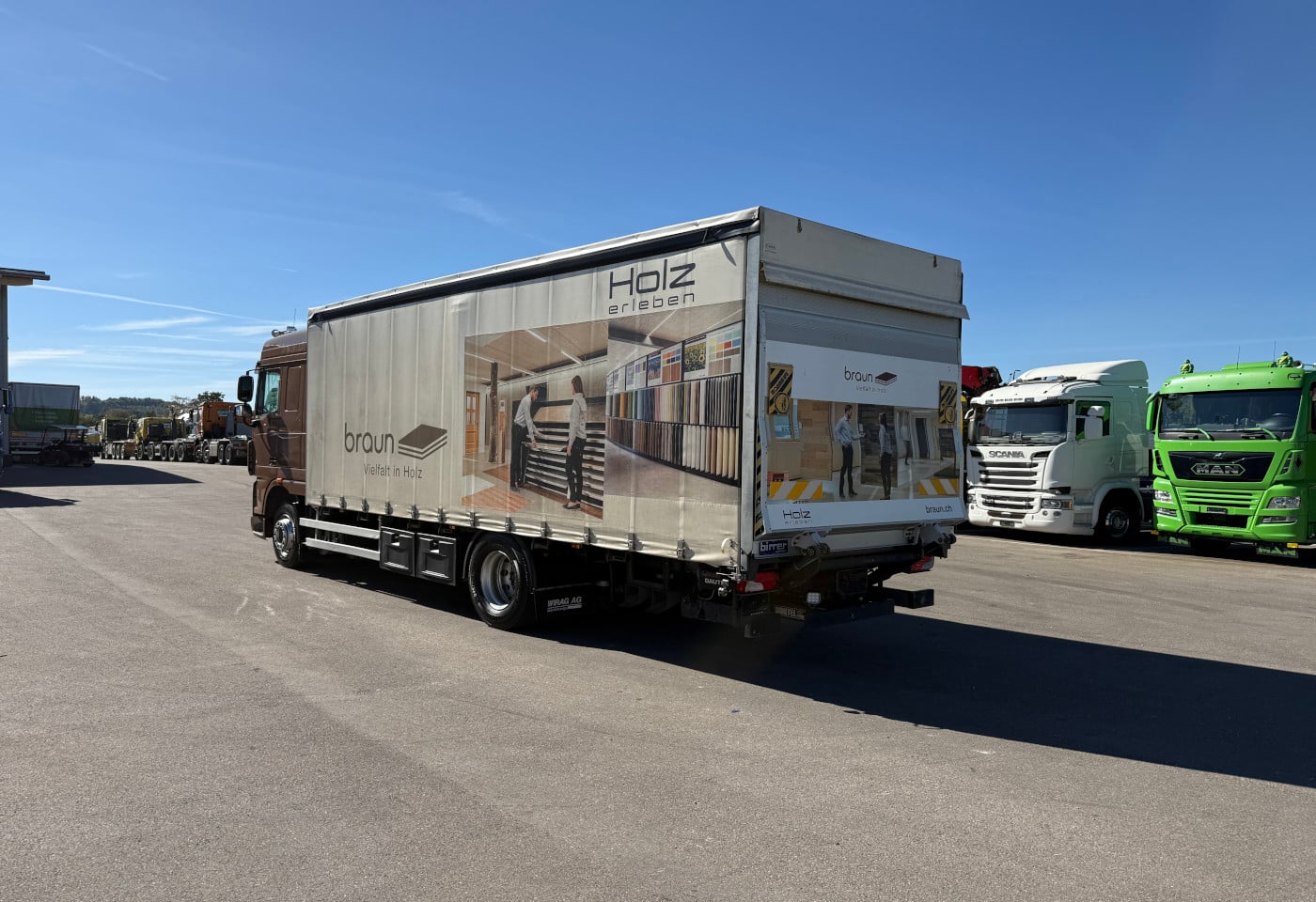 MOTO6625_3051105 vehicle image