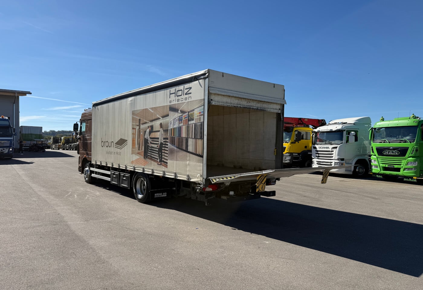 MOTO6625_3051105 vehicle image