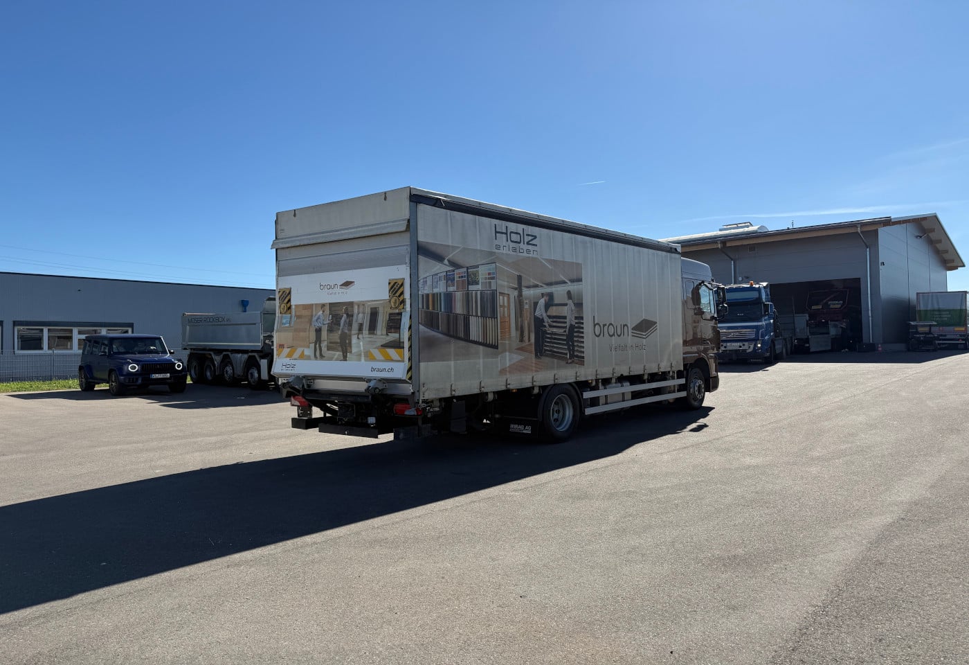 MOTO6625_3051105 vehicle image