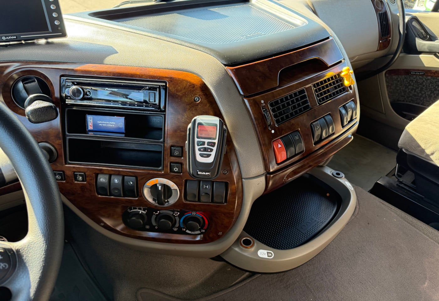 MOTO6625_3051105 vehicle image