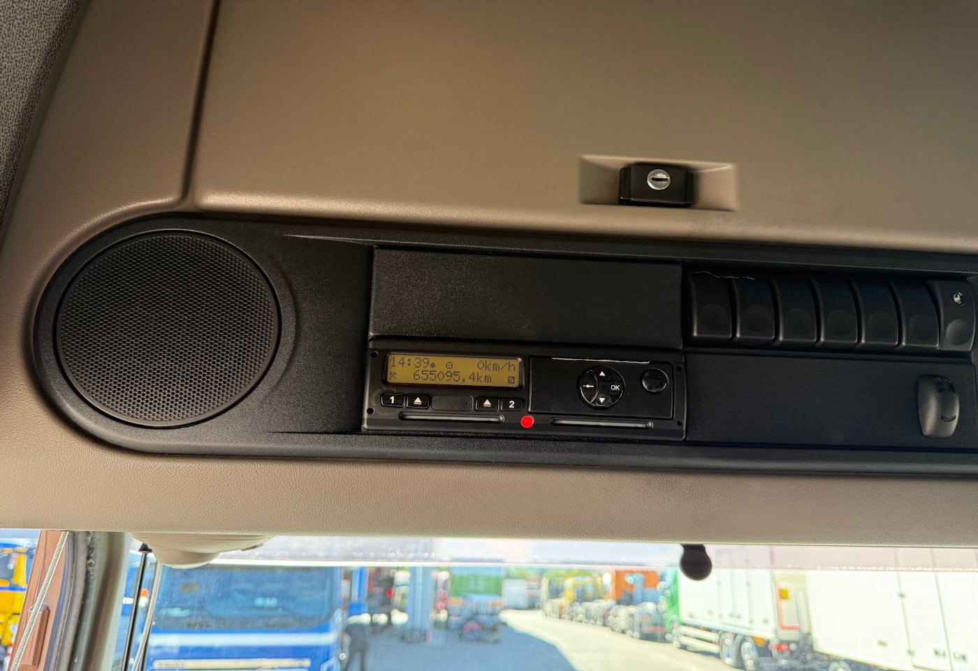 MOTO6625_3051105 vehicle image