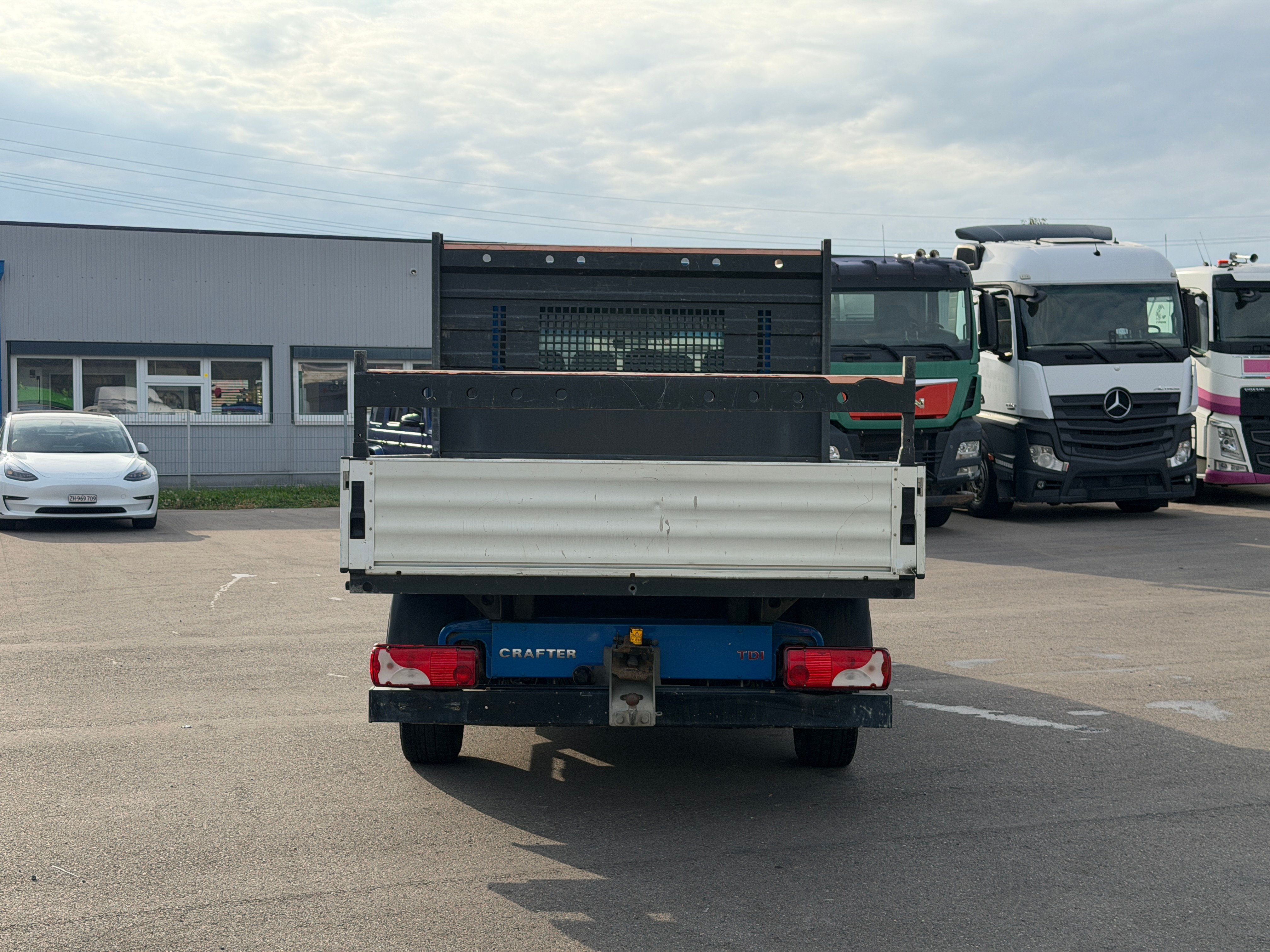 MOTO6625_3055706 vehicle image