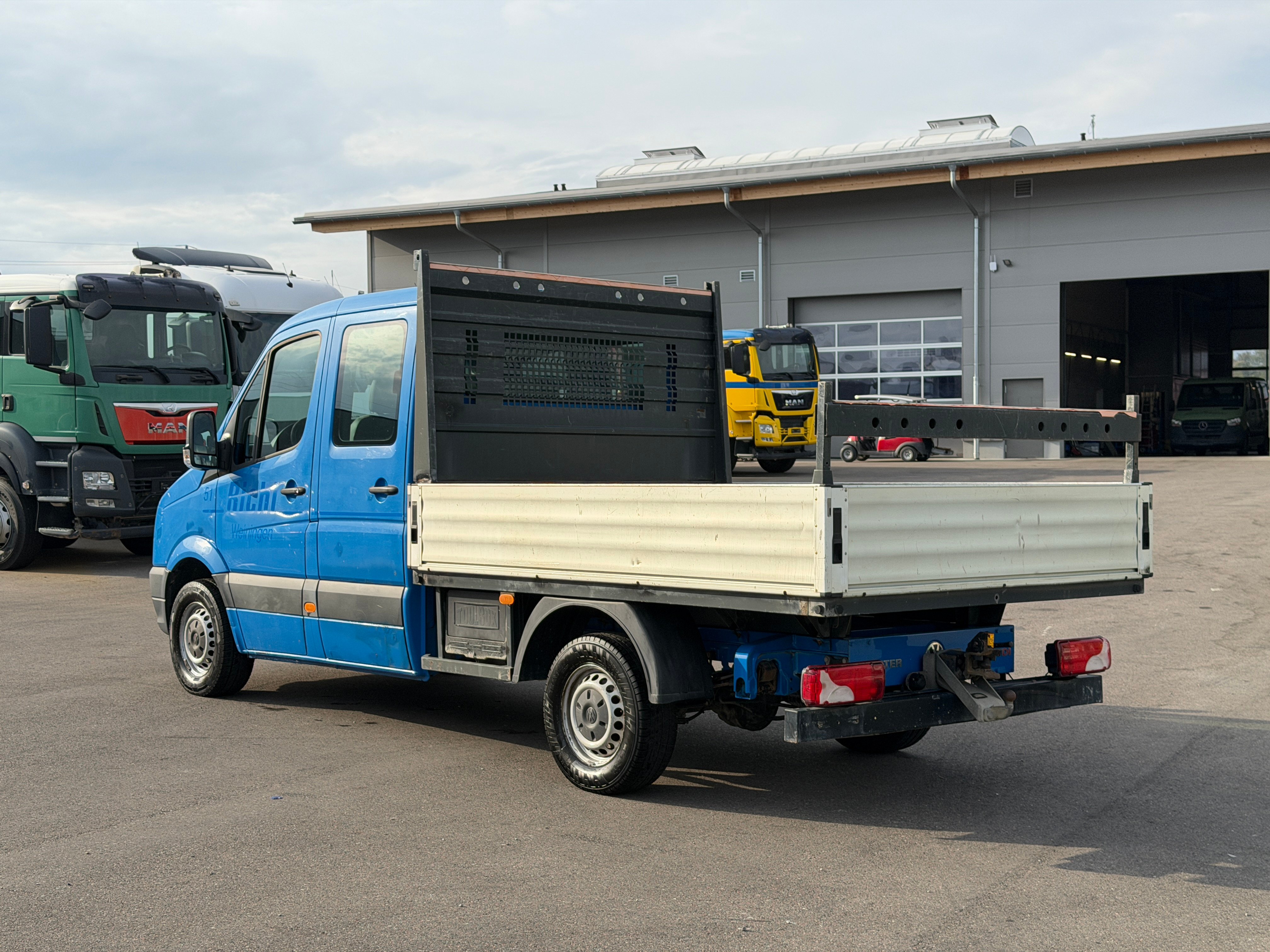 MOTO6625_3055706 vehicle image