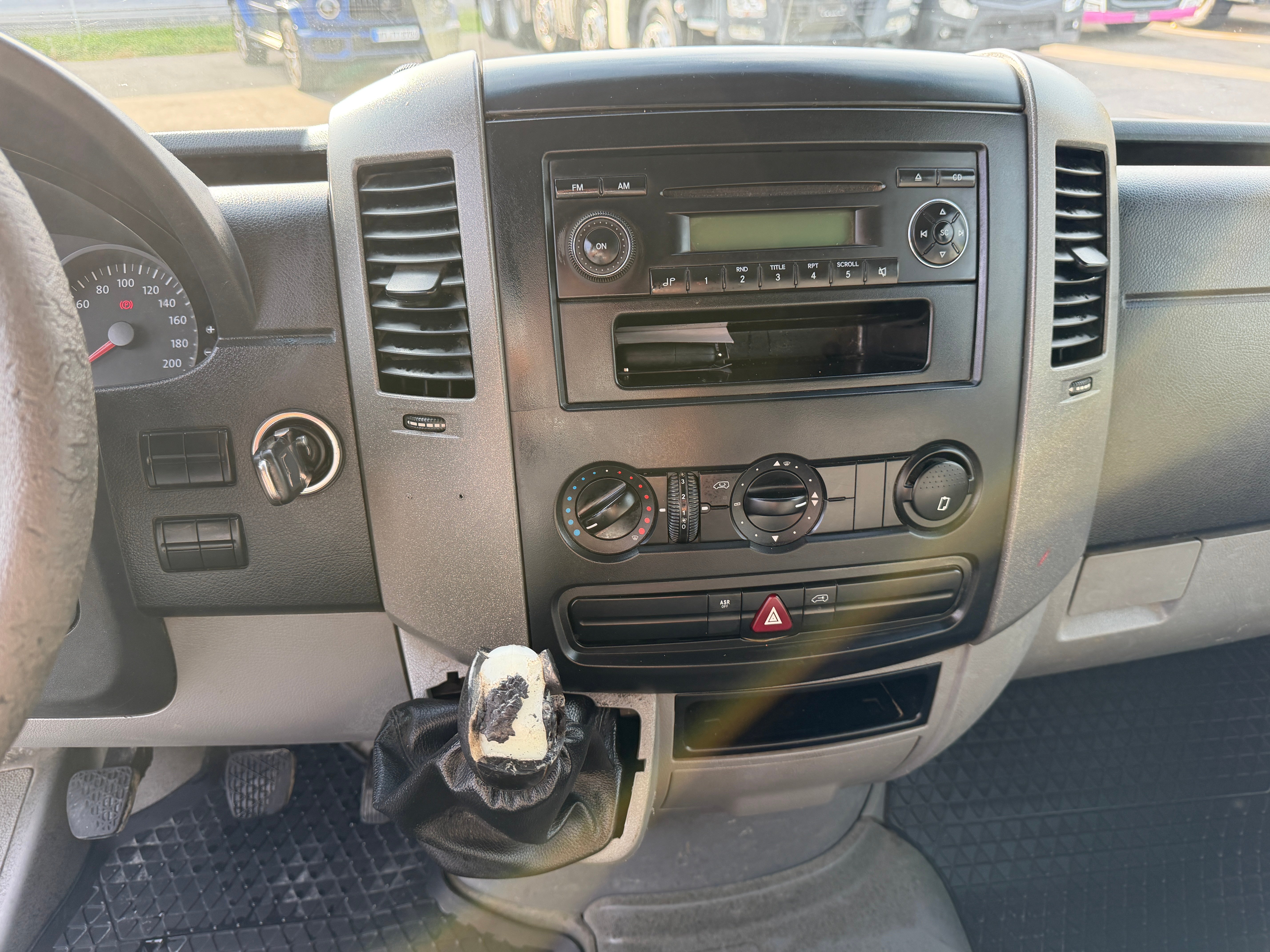MOTO6625_3055706 vehicle image