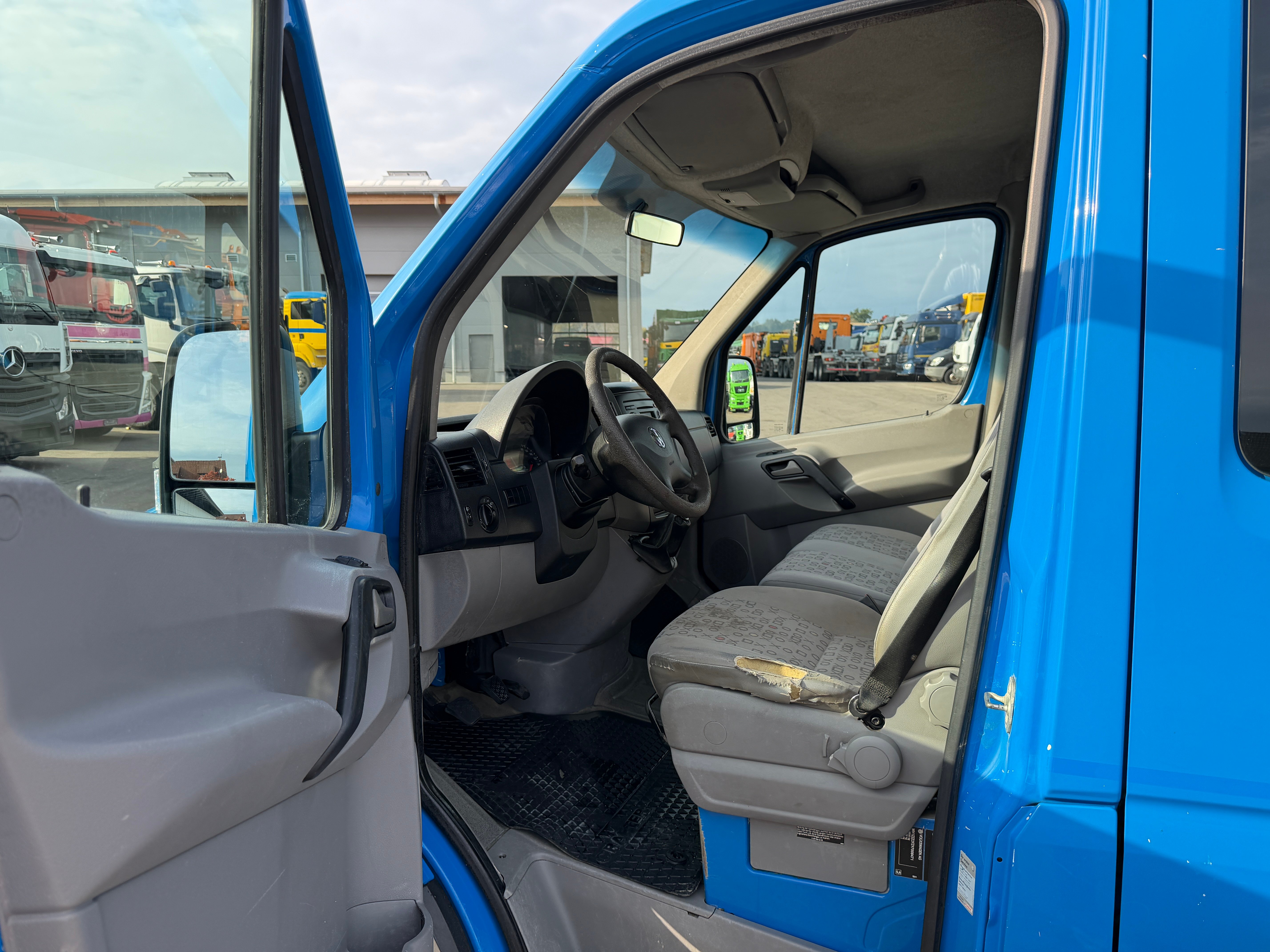 MOTO6625_3055706 vehicle image
