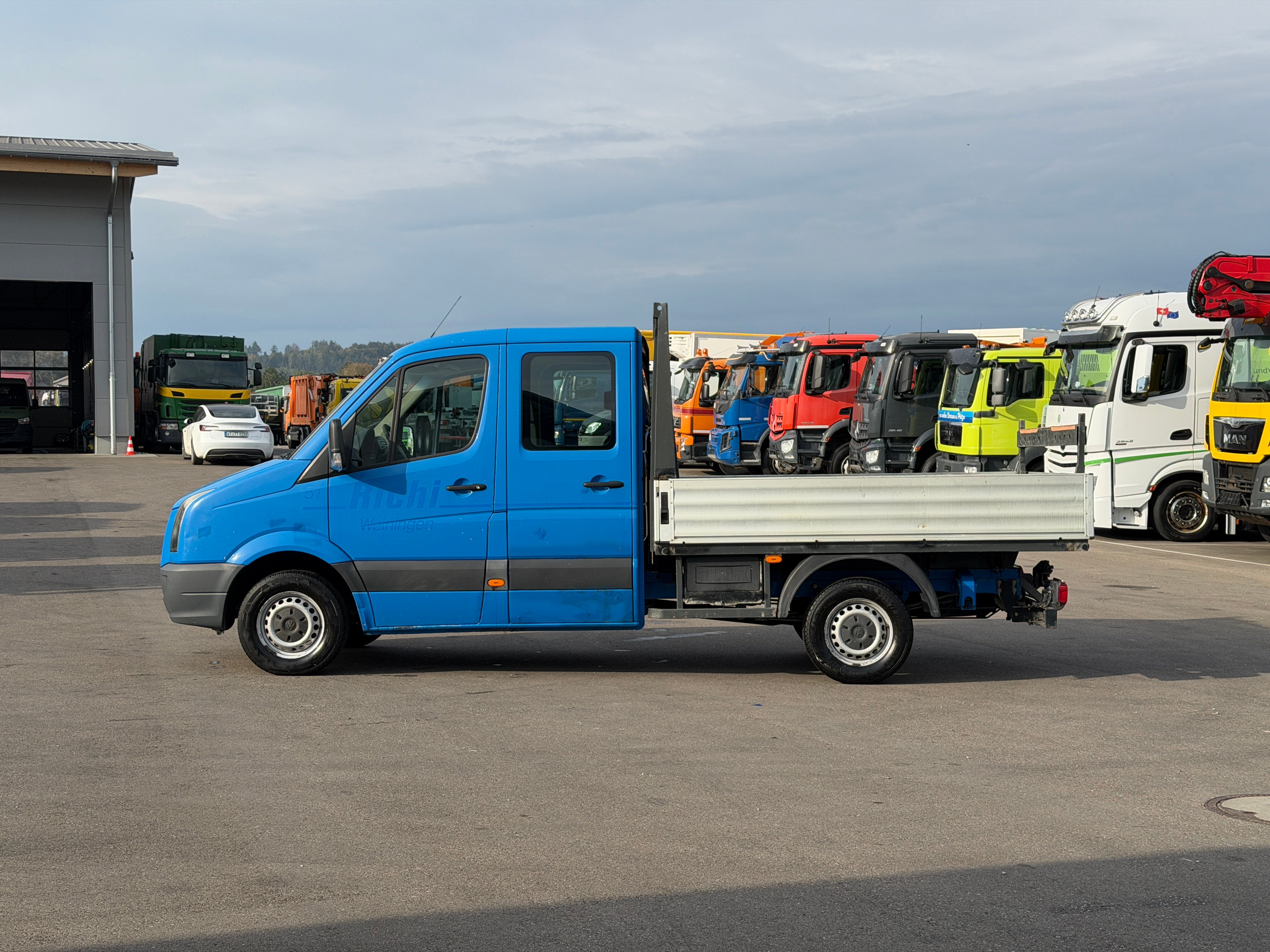 MOTO6625_3055706 vehicle image
