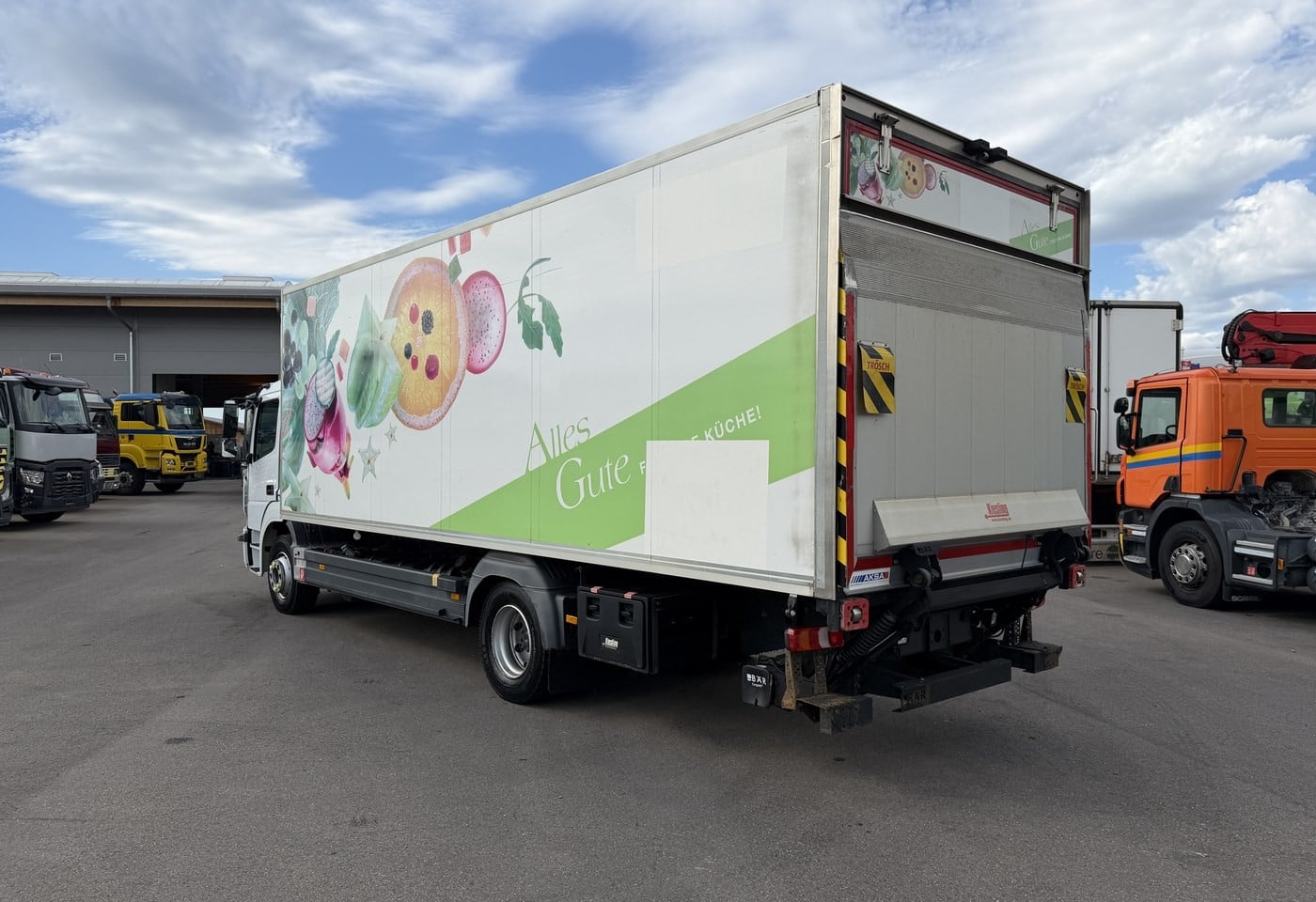 MOTO6625_3049890 vehicle image