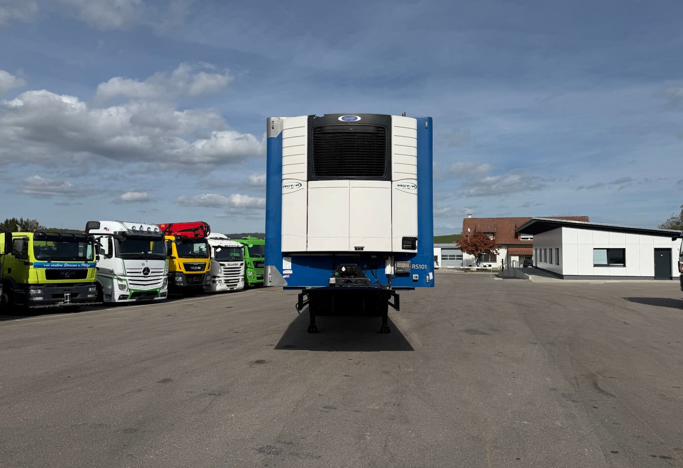 MOTO6625_3056692 vehicle image