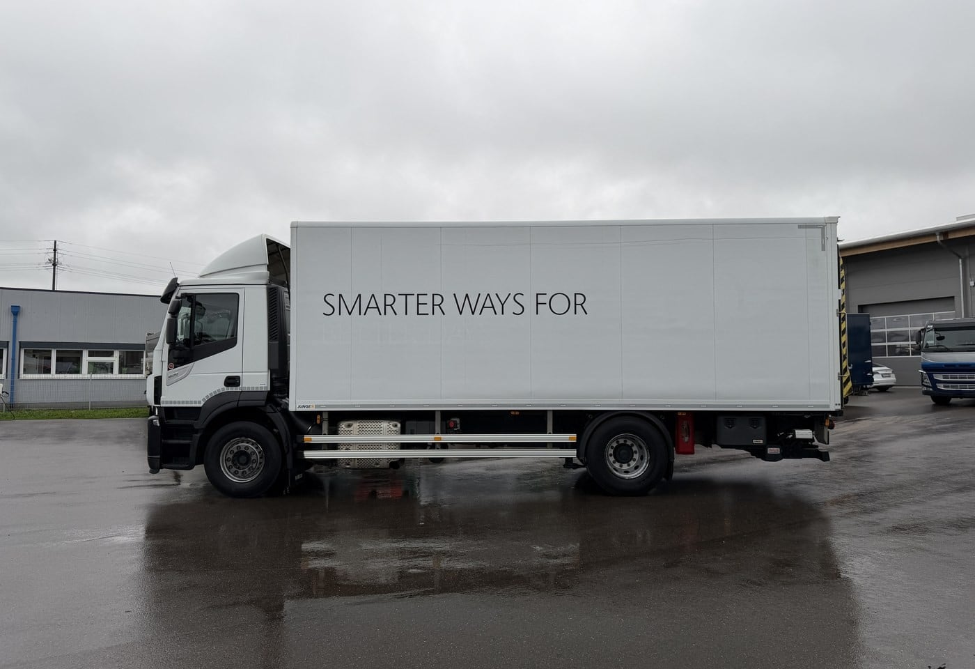 MOTO6625_3051624 vehicle image