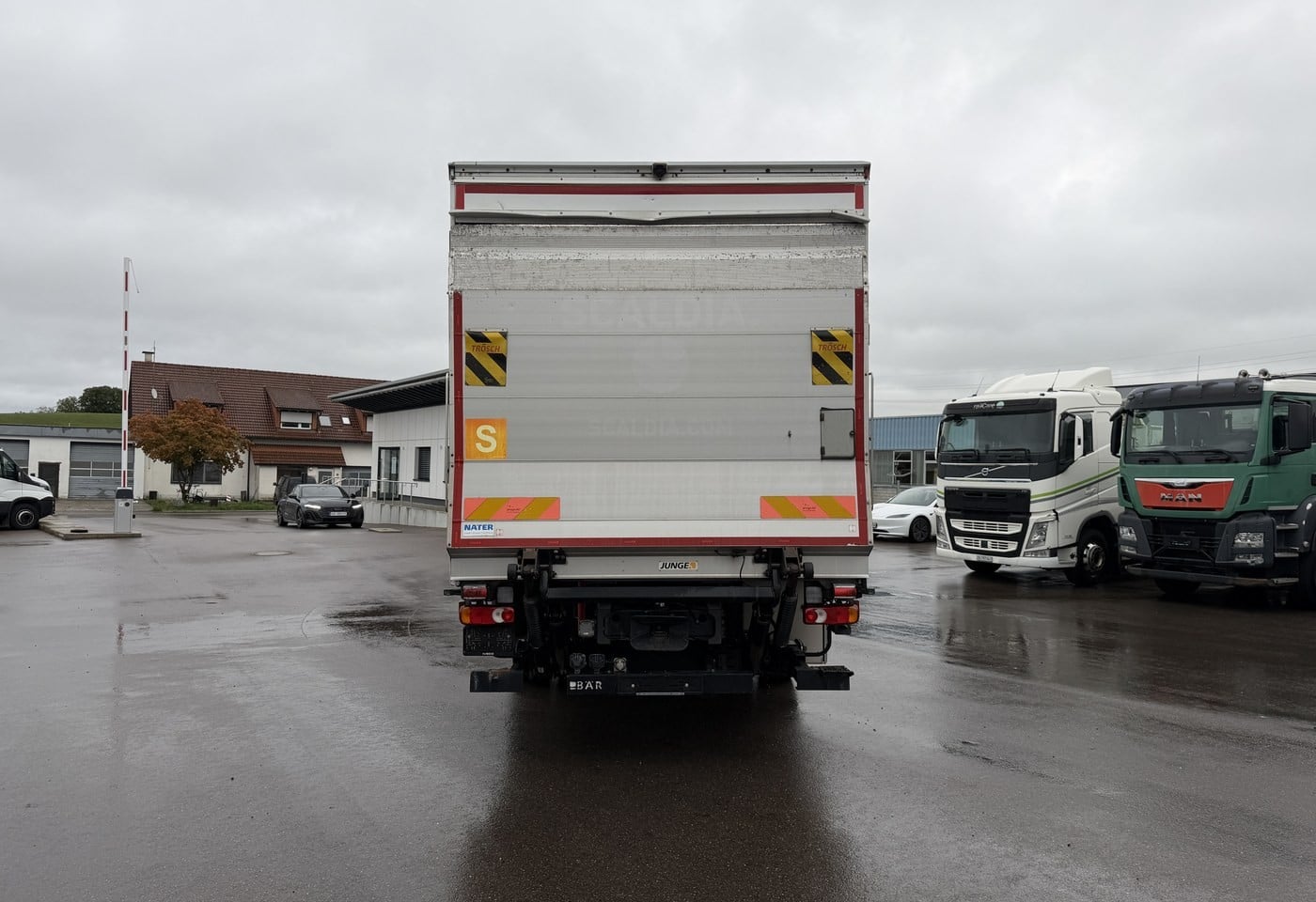 MOTO6625_3051624 vehicle image