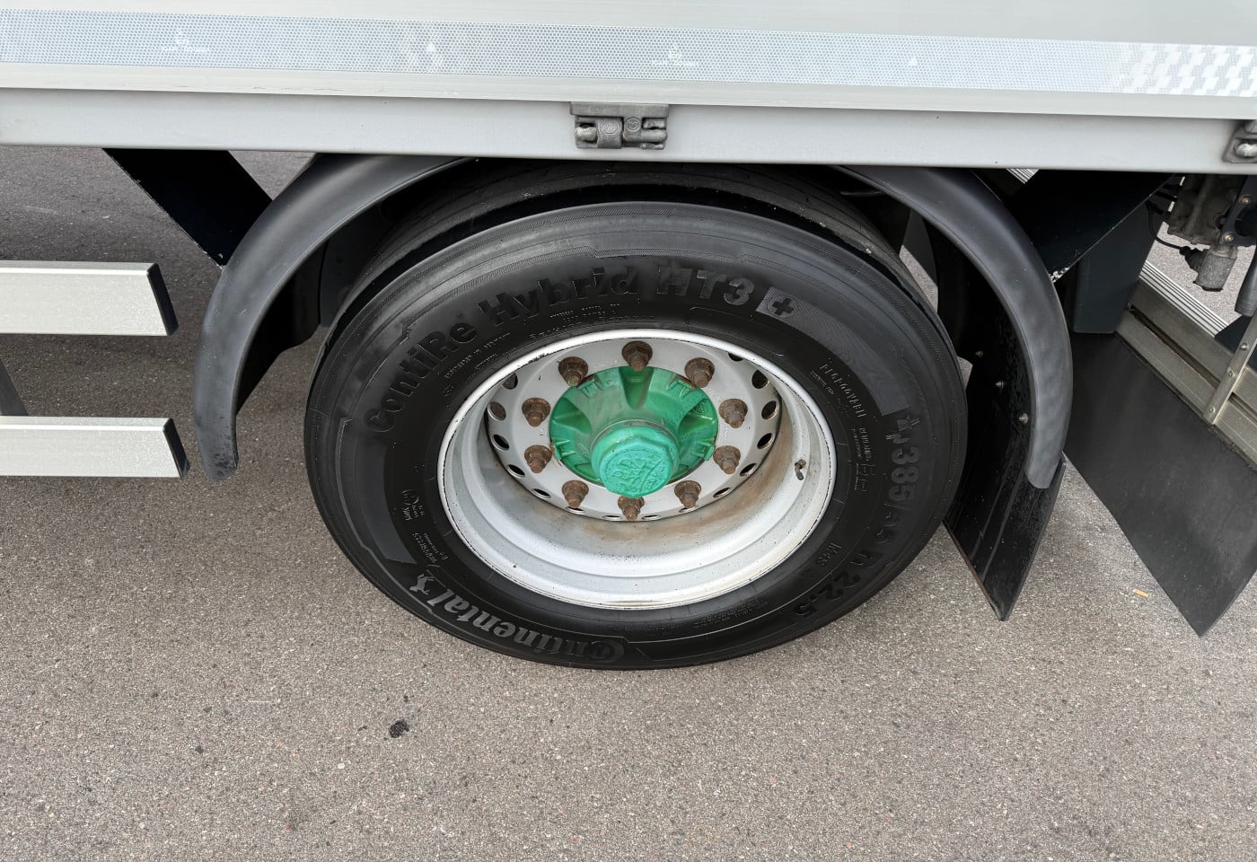 MOTO6625_3051280 vehicle image
