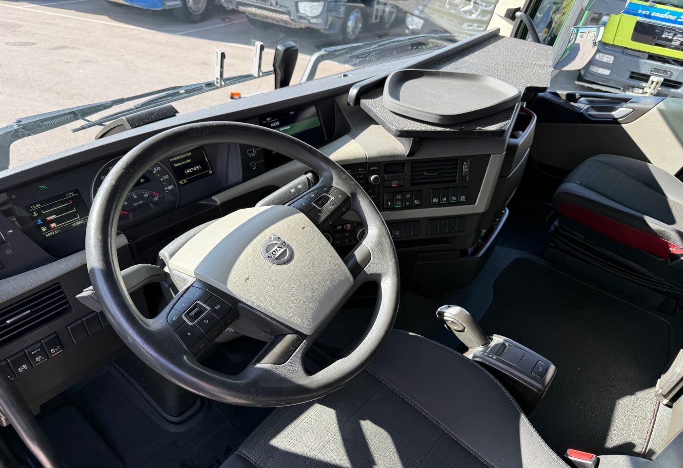MOTO6625_3049513 vehicle image