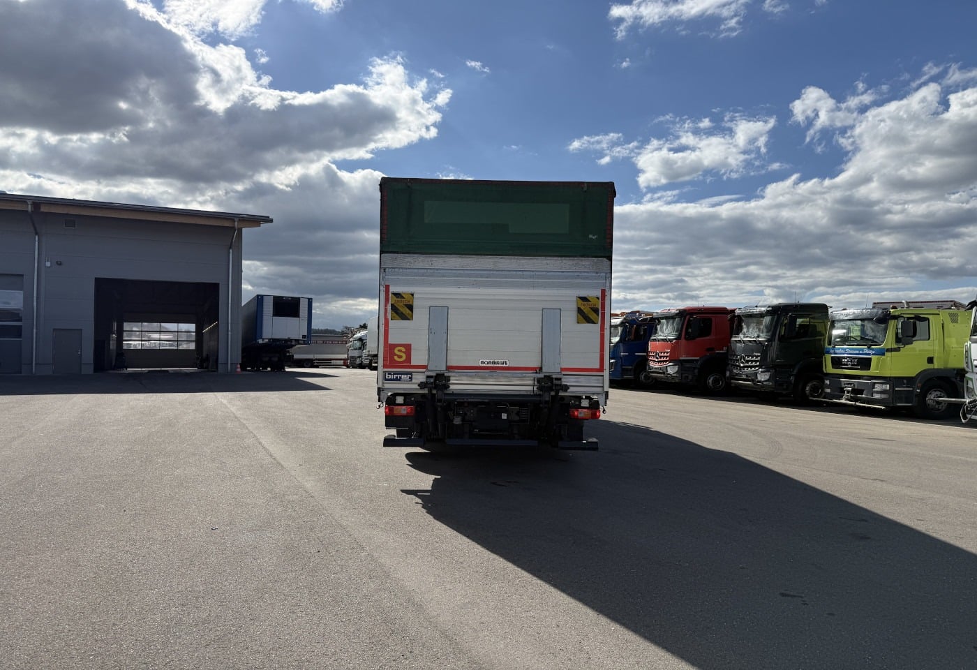 MOTO6625_3051994 vehicle image