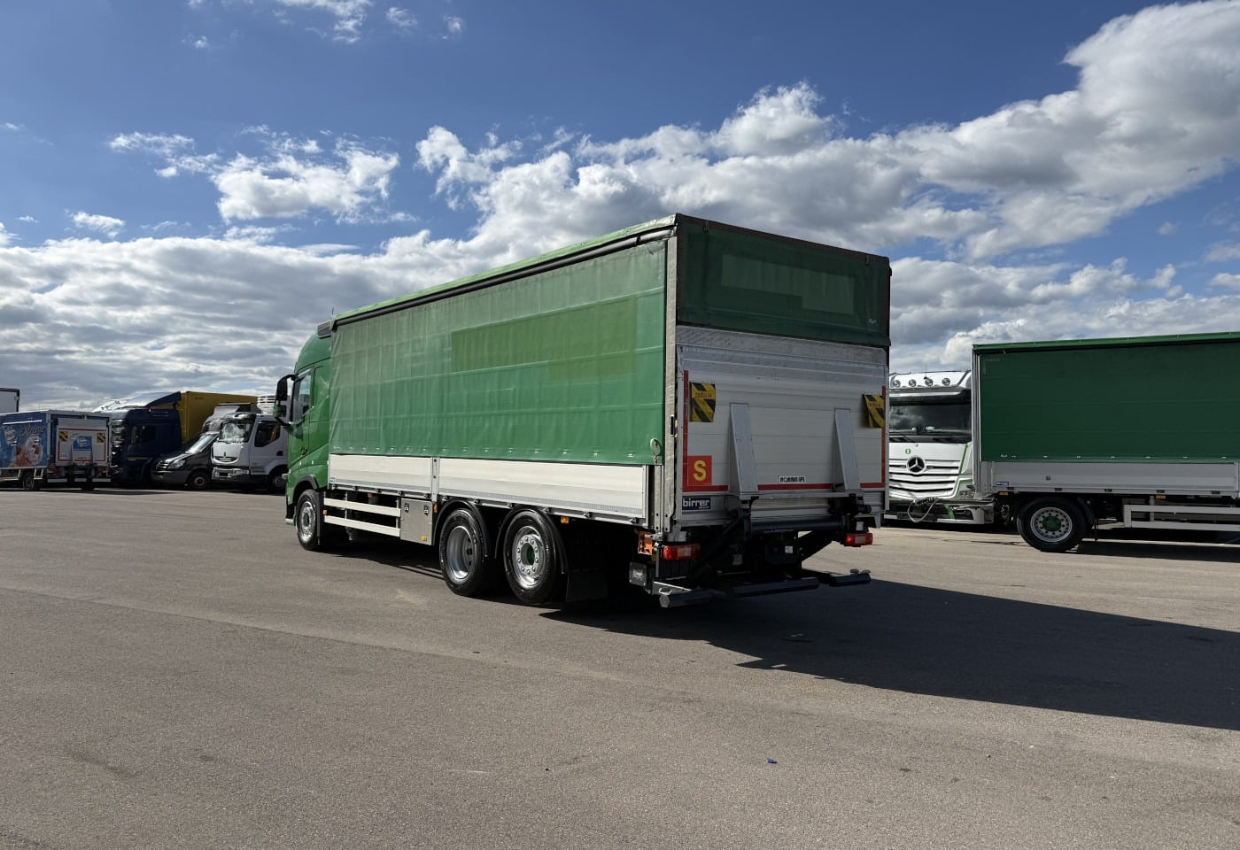MOTO6625_3051994 vehicle image