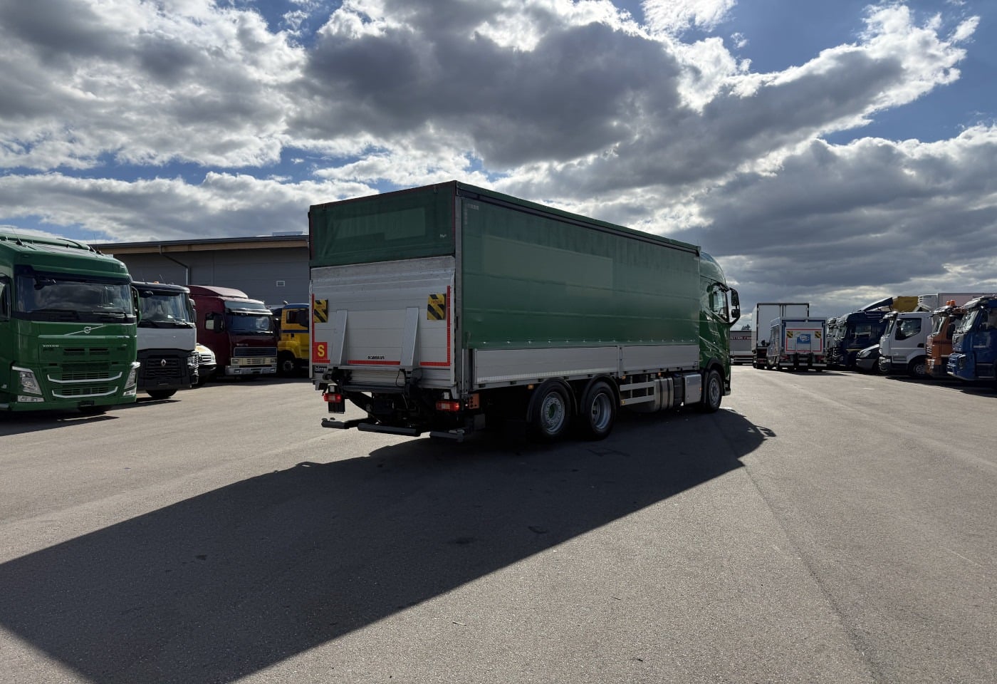 MOTO6625_3051994 vehicle image