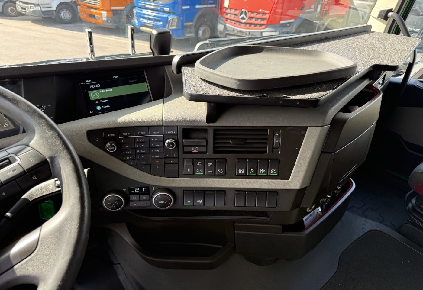 MOTO6625_3051994 vehicle image
