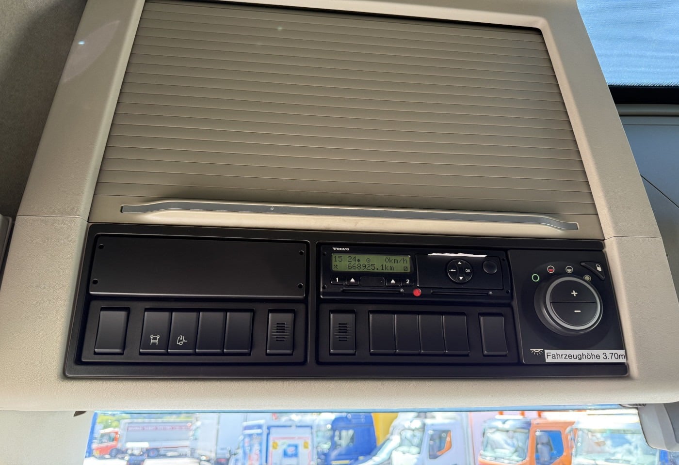 MOTO6625_3051994 vehicle image