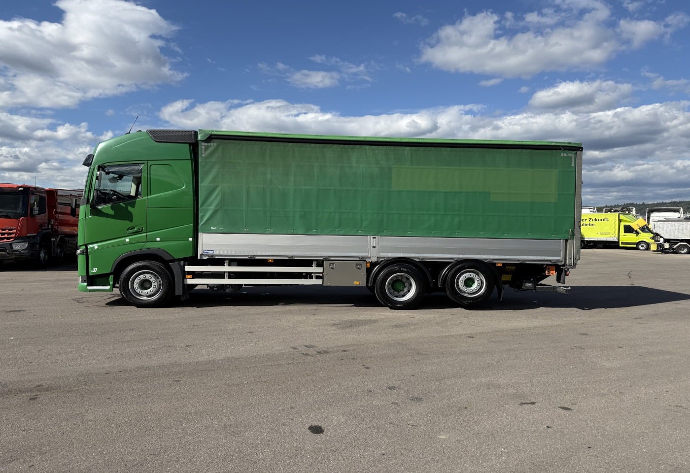 MOTO6625_3051994 vehicle image