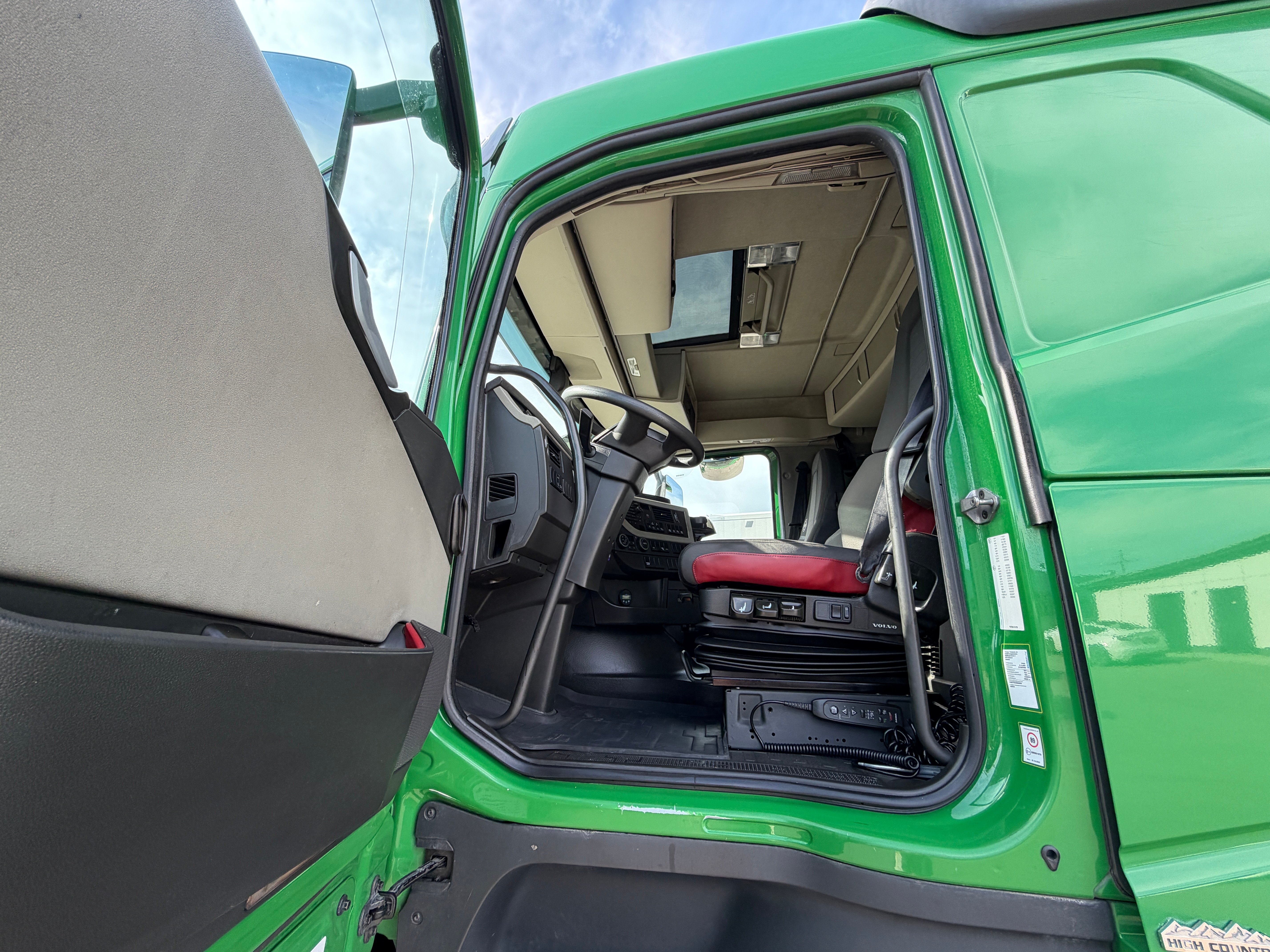 MOTO6625_3056683 vehicle image