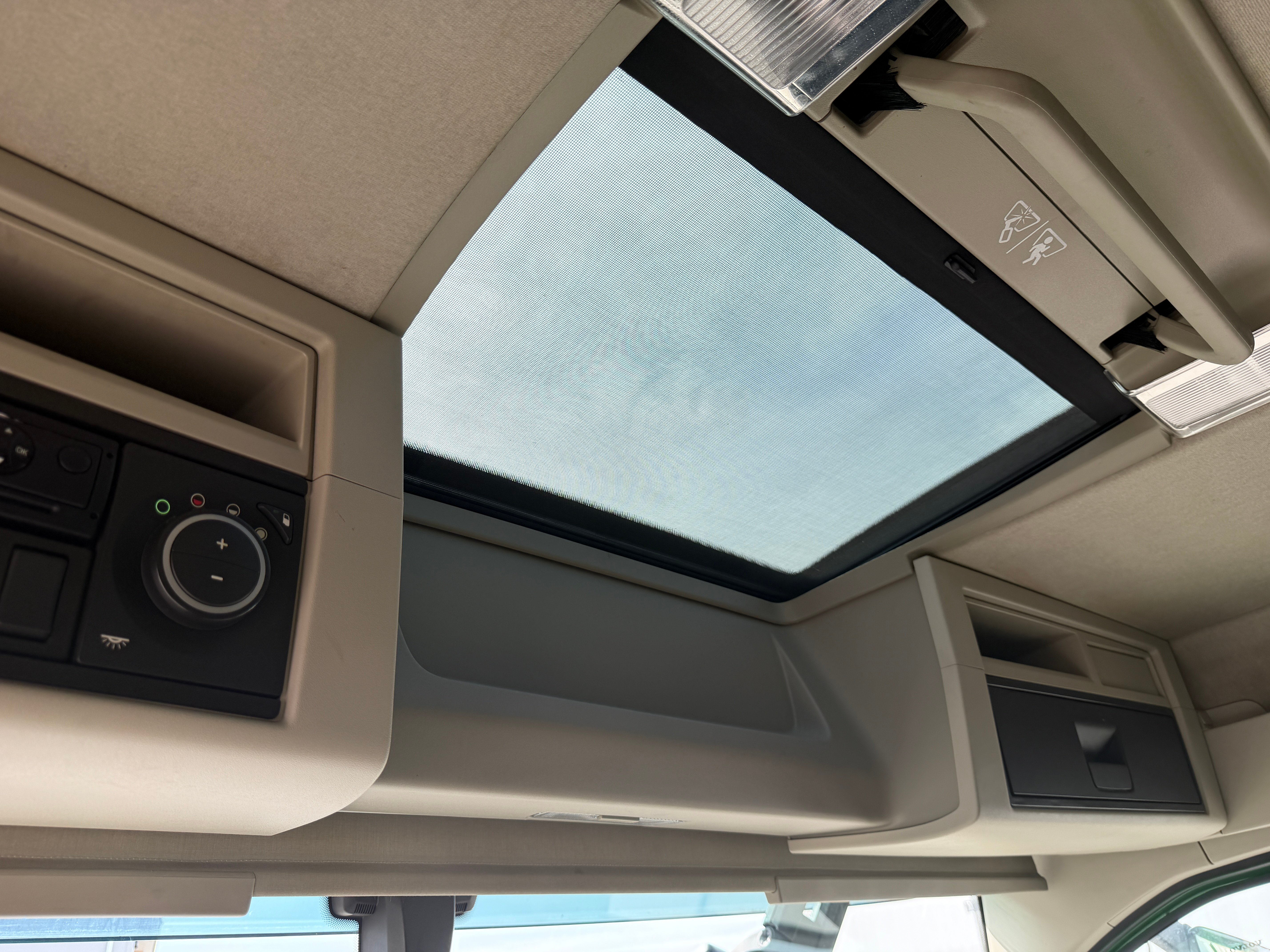MOTO6625_3056683 vehicle image