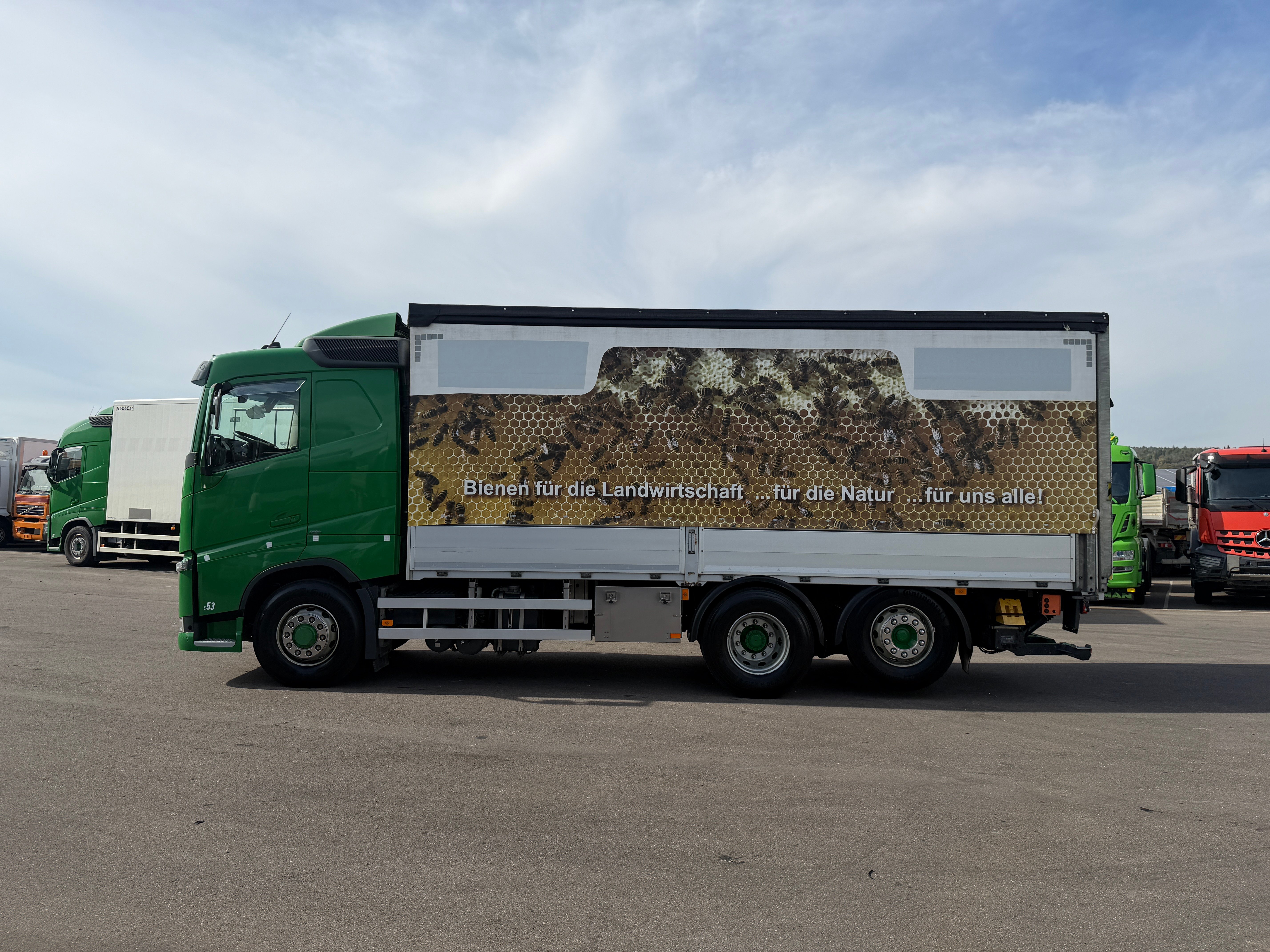 MOTO6625_3056683 vehicle image