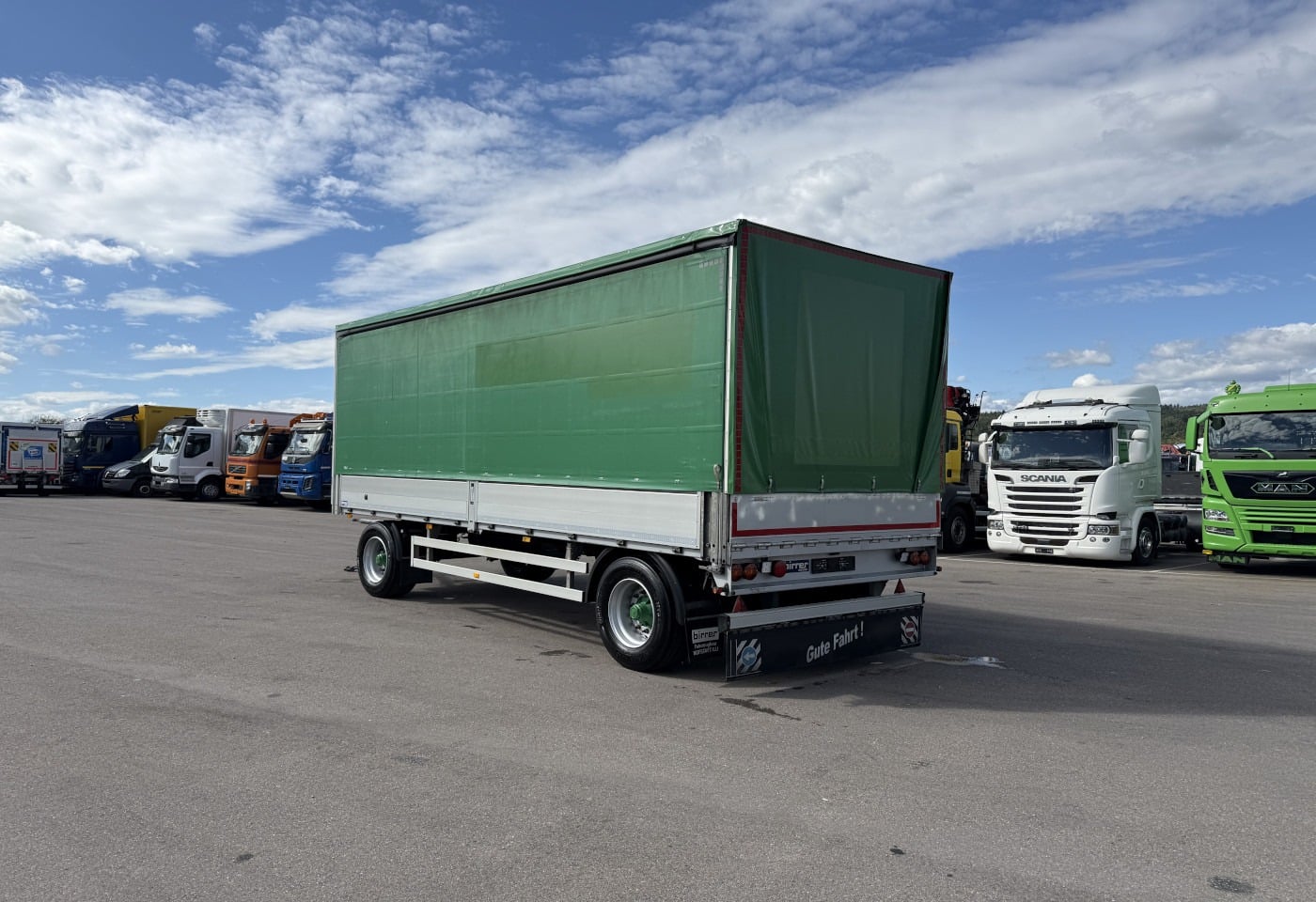 MOTO6625_3054643 vehicle image