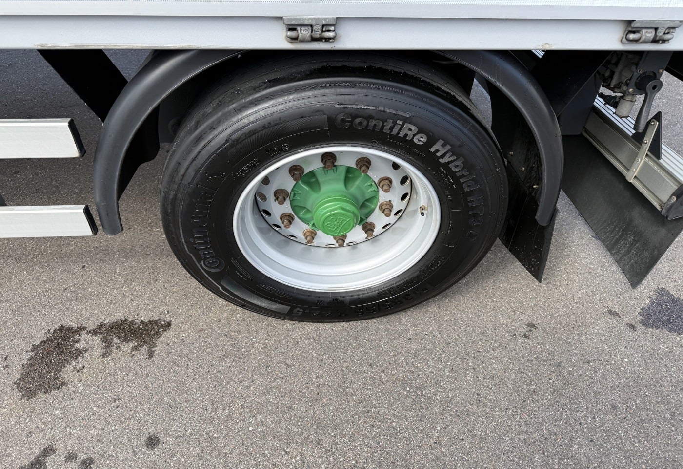 MOTO6625_3054643 vehicle image