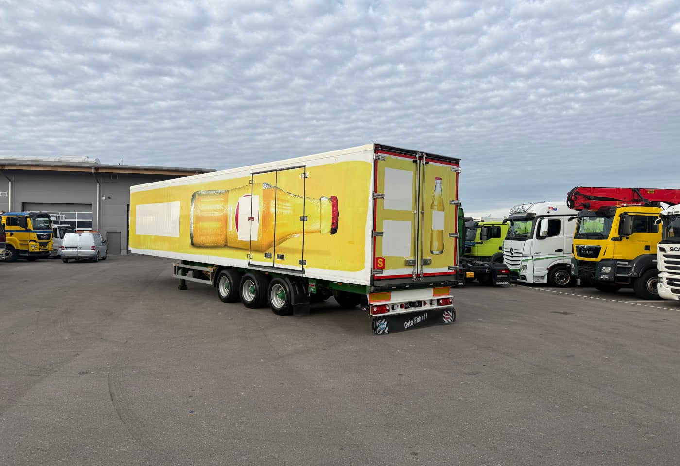 MOTO6625_3051991 vehicle image