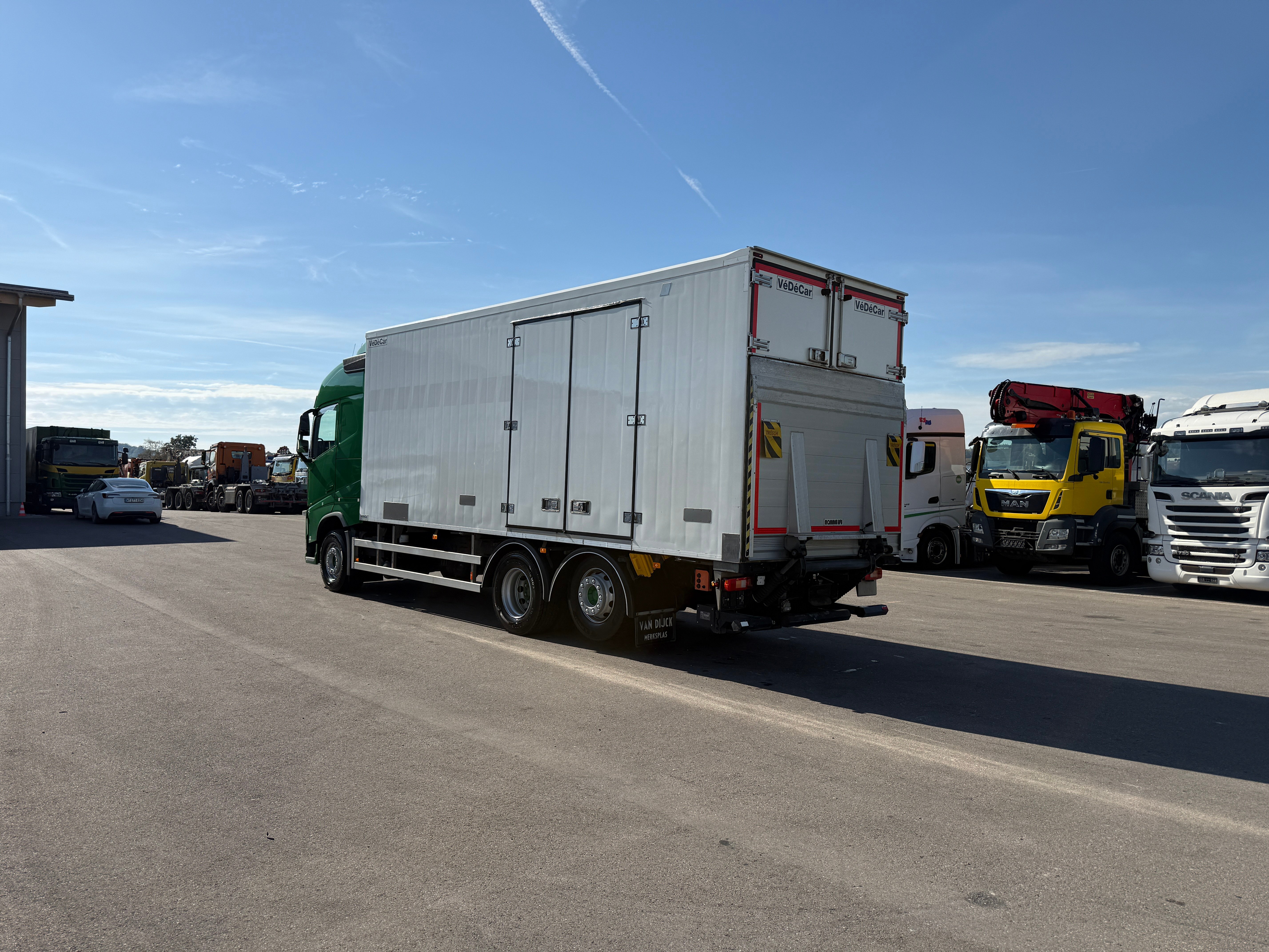 MOTO6625_3056478 vehicle image