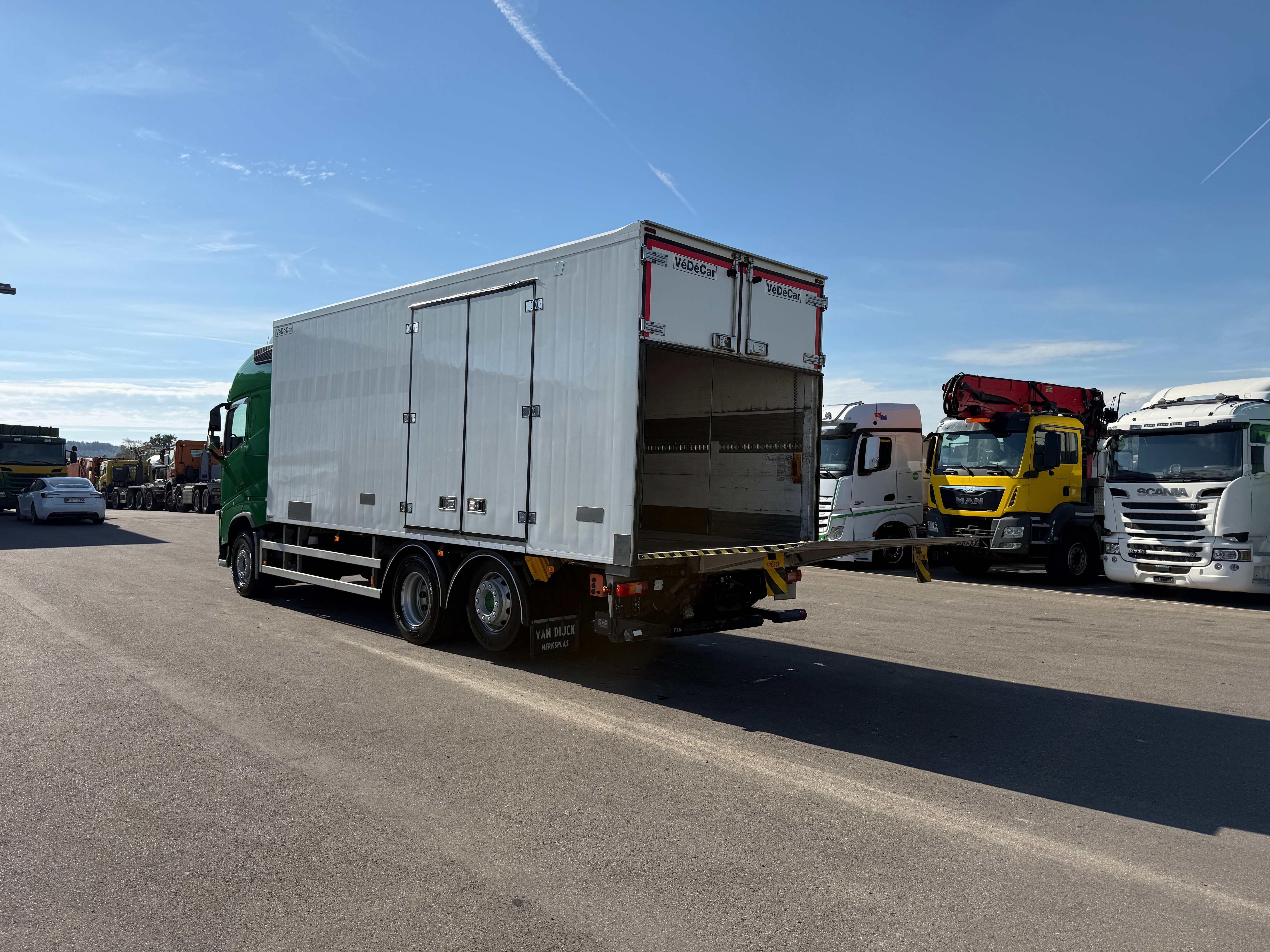 MOTO6625_3056478 vehicle image