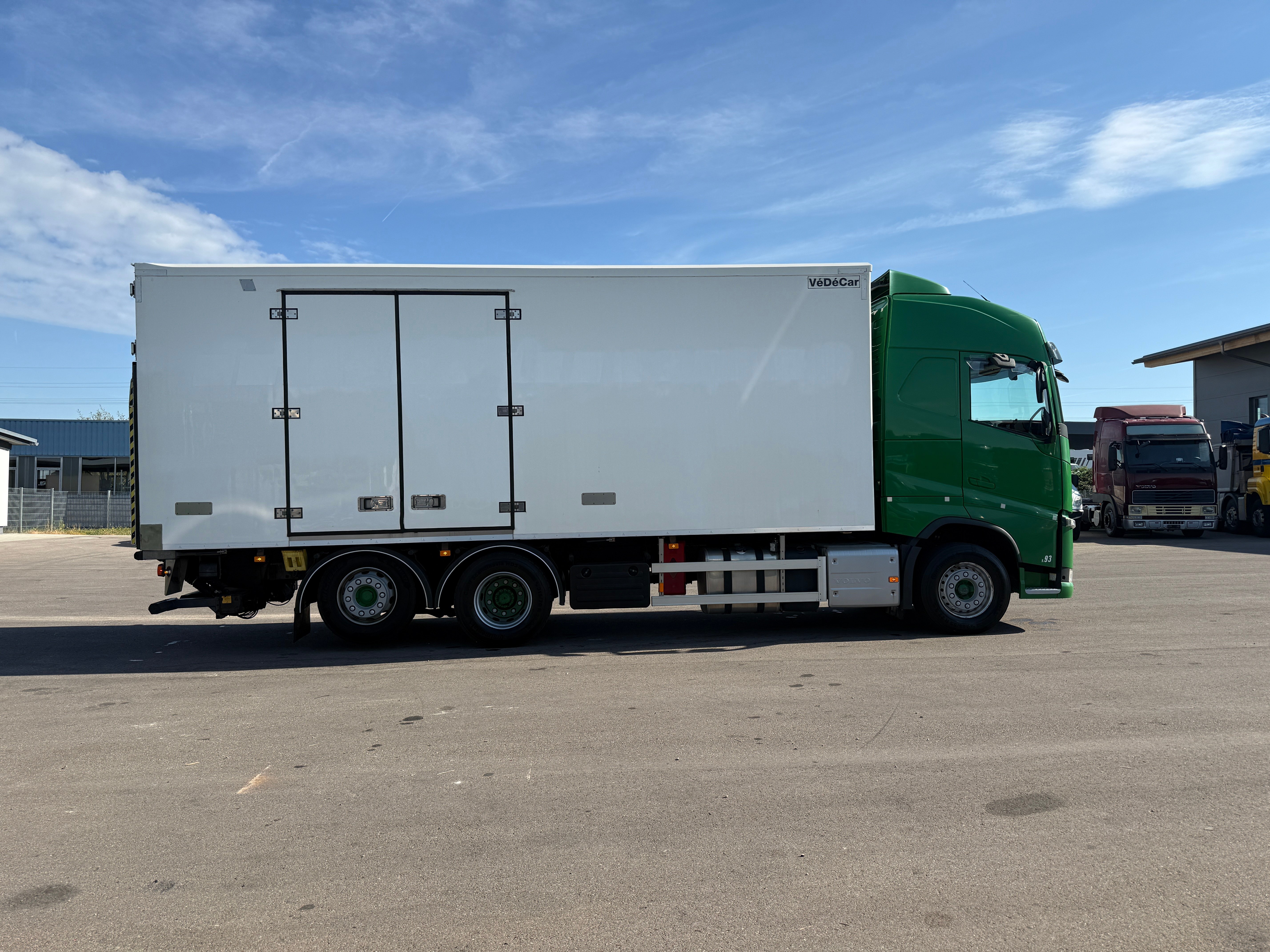 MOTO6625_3056478 vehicle image