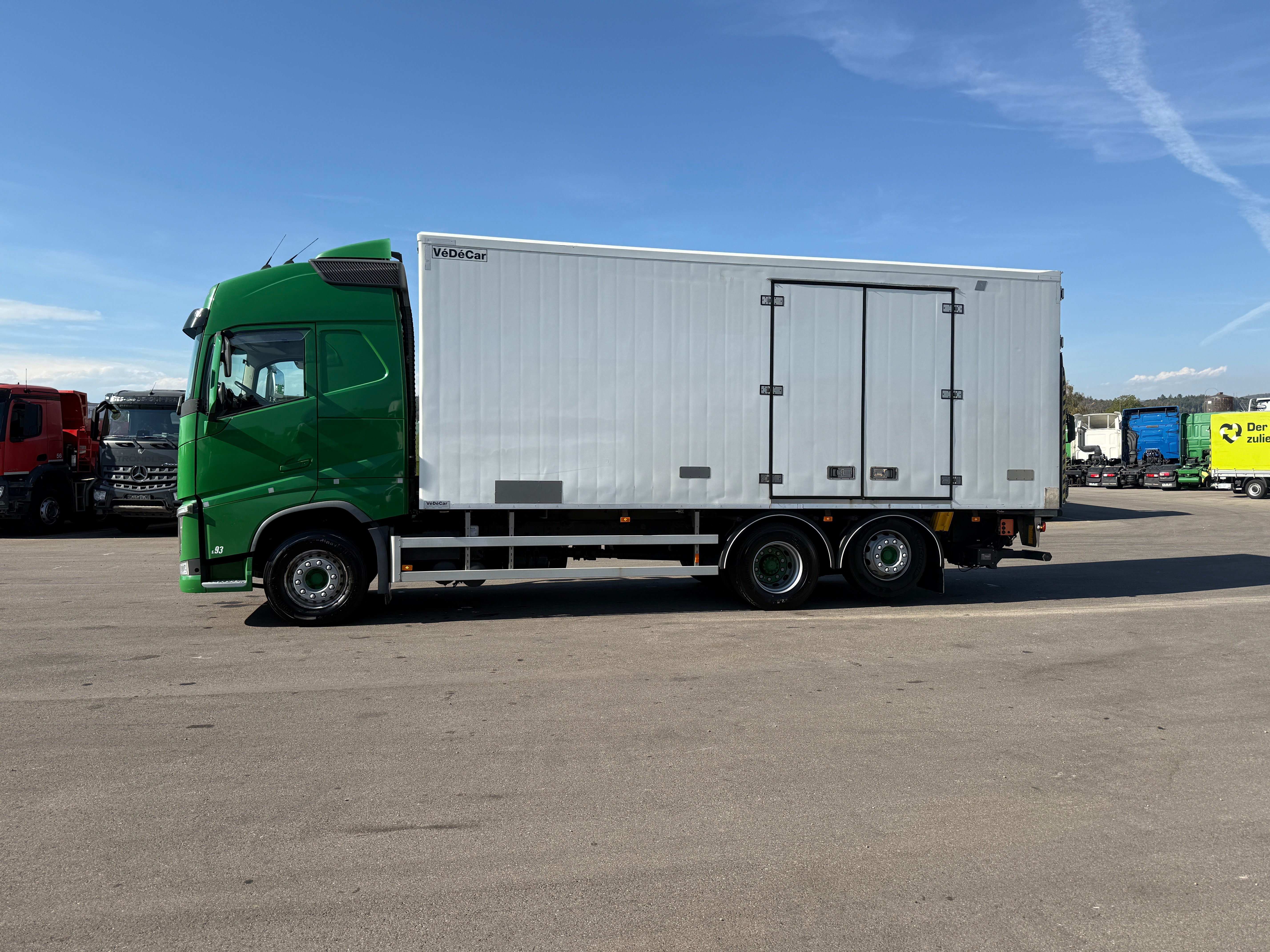 MOTO6625_3056478 vehicle image