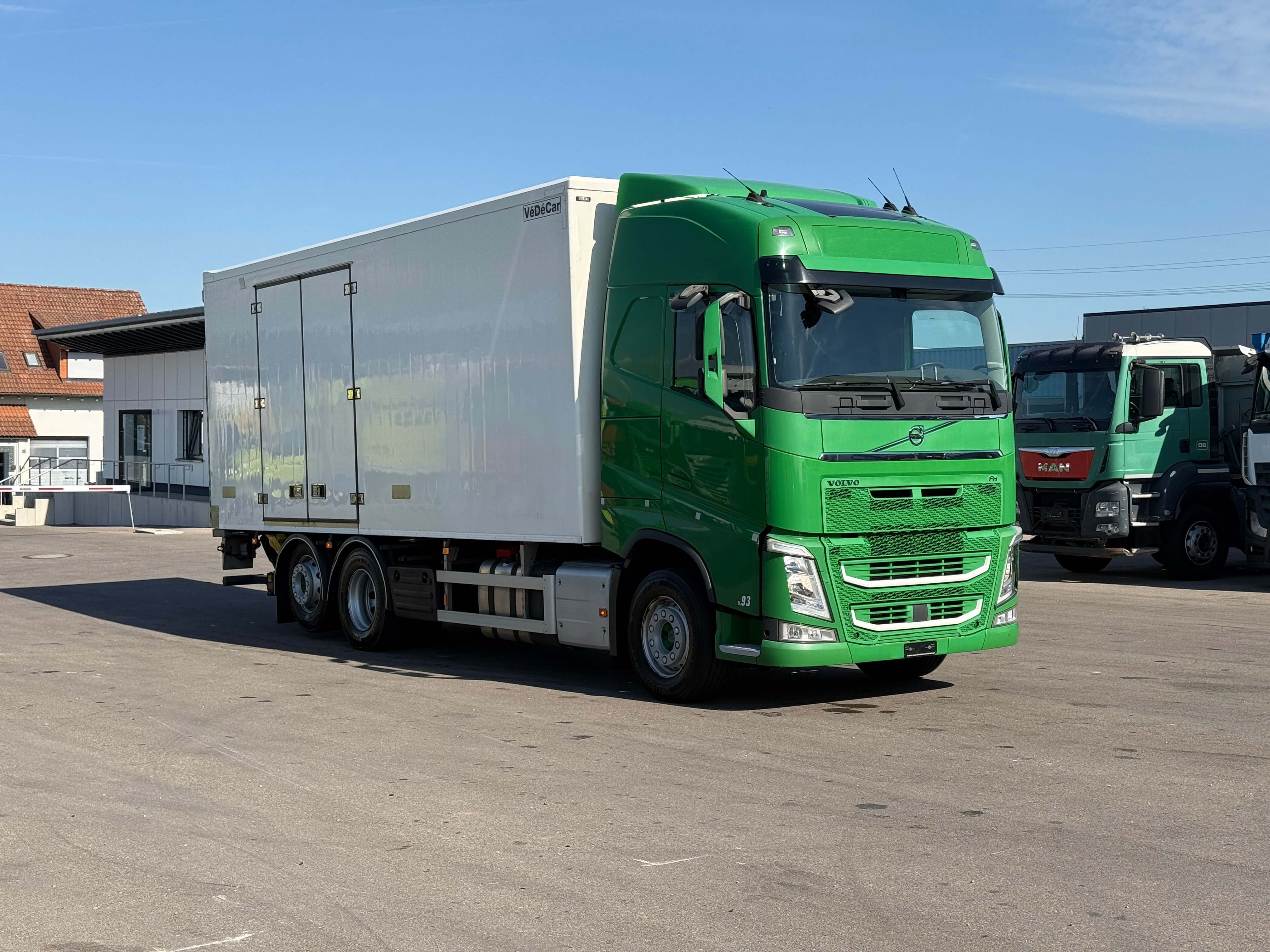 MOTO6625_3056478 vehicle image