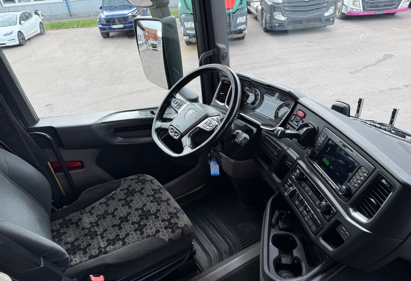 MOTO6625_3049508 vehicle image