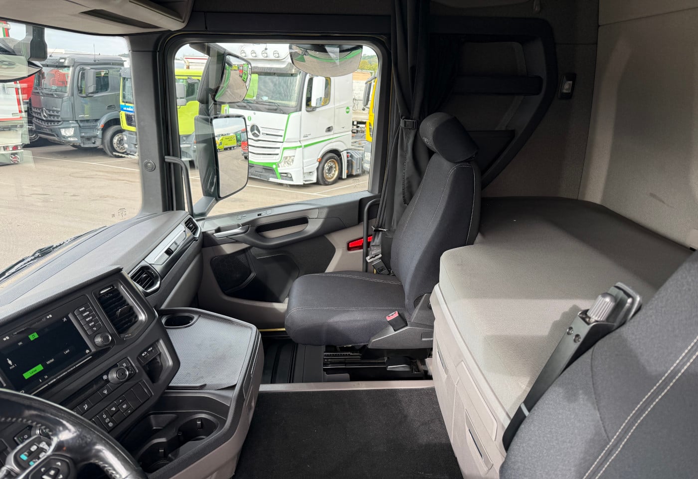 MOTO6625_3049508 vehicle image