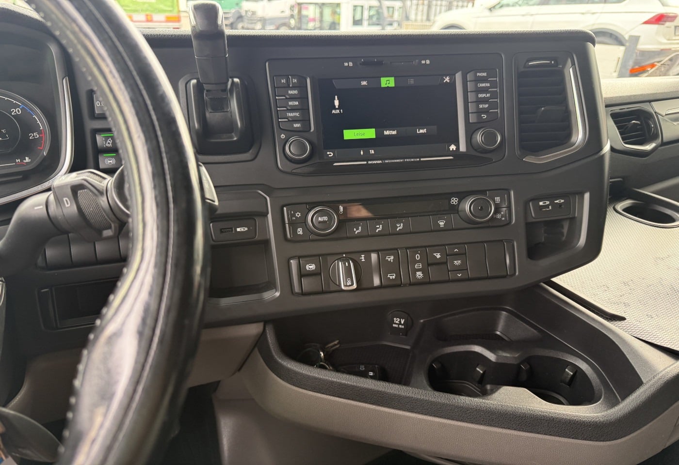 MOTO6625_3054430 vehicle image
