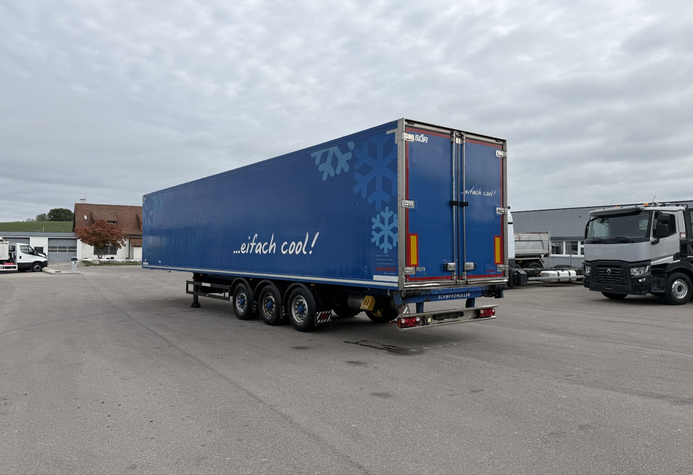 MOTO6625_3055719 vehicle image