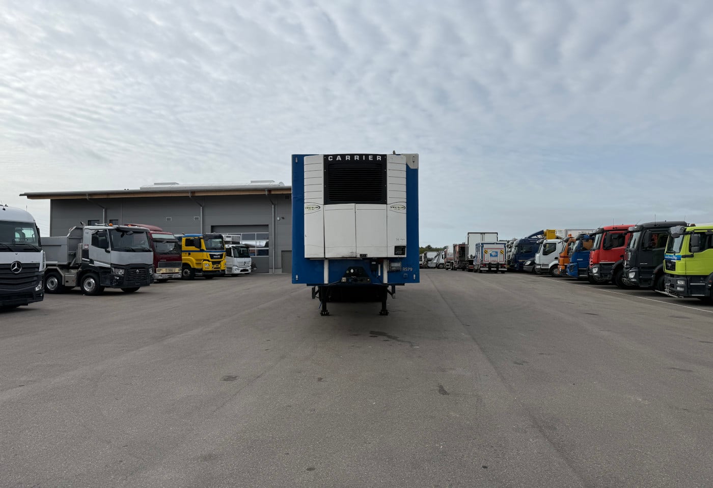 MOTO6625_3055719 vehicle image