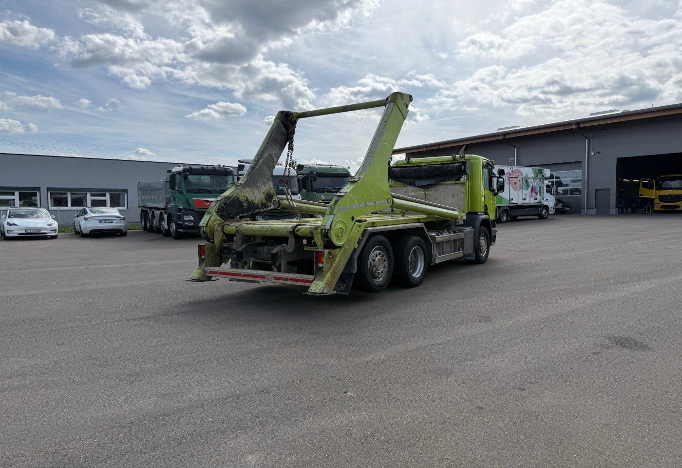 MOTO6625_3049514 vehicle image