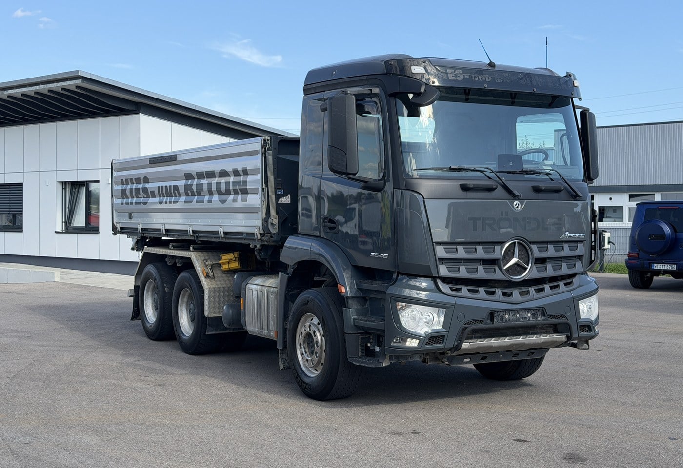 MOTO6625_3056298 vehicle image