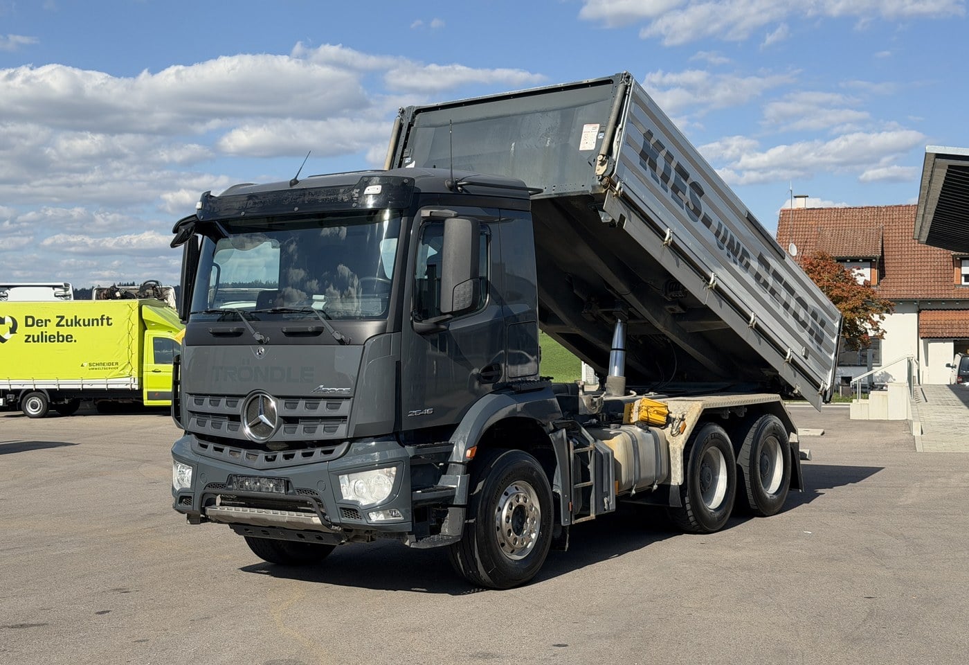 MOTO6625_3056298 vehicle image