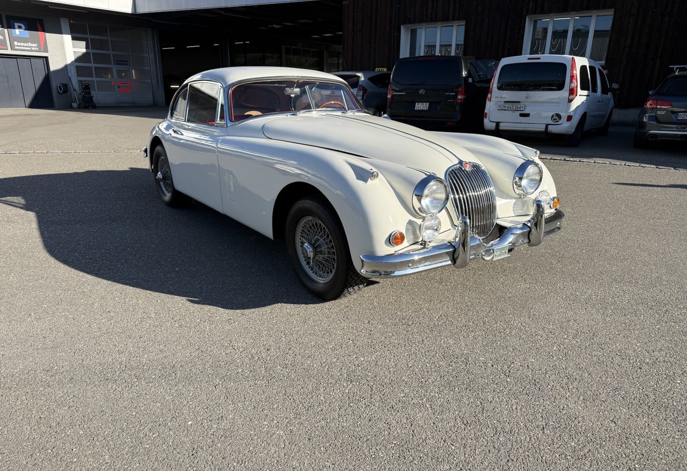 MOTO6625_3051732 vehicle image