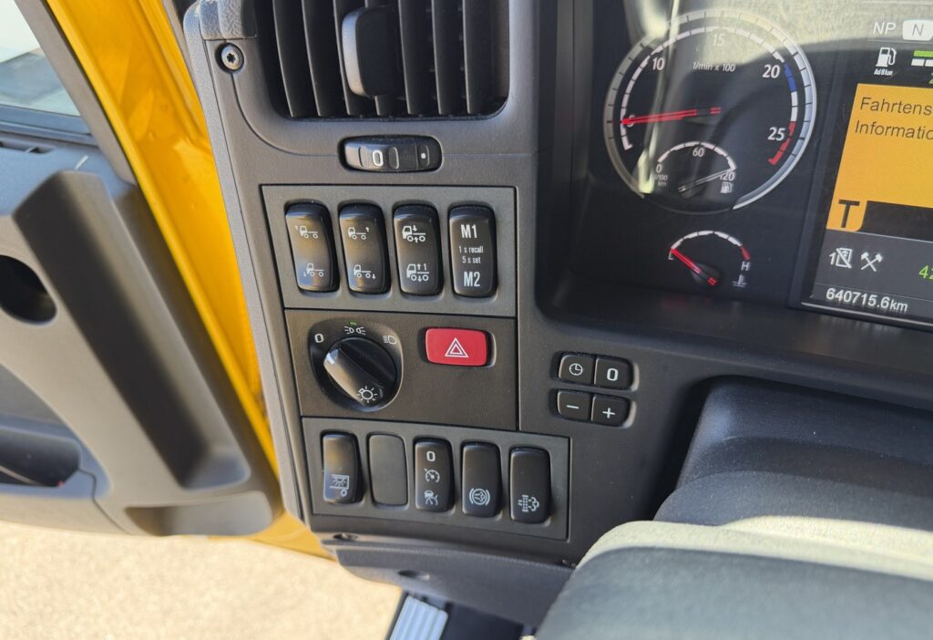 2014 Scania P 410 4x2 Thermoking