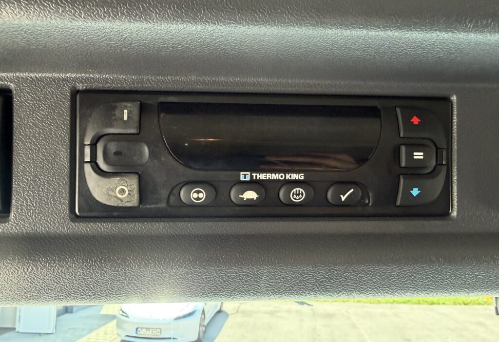 2014 Scania P 410 4x2 Thermoking