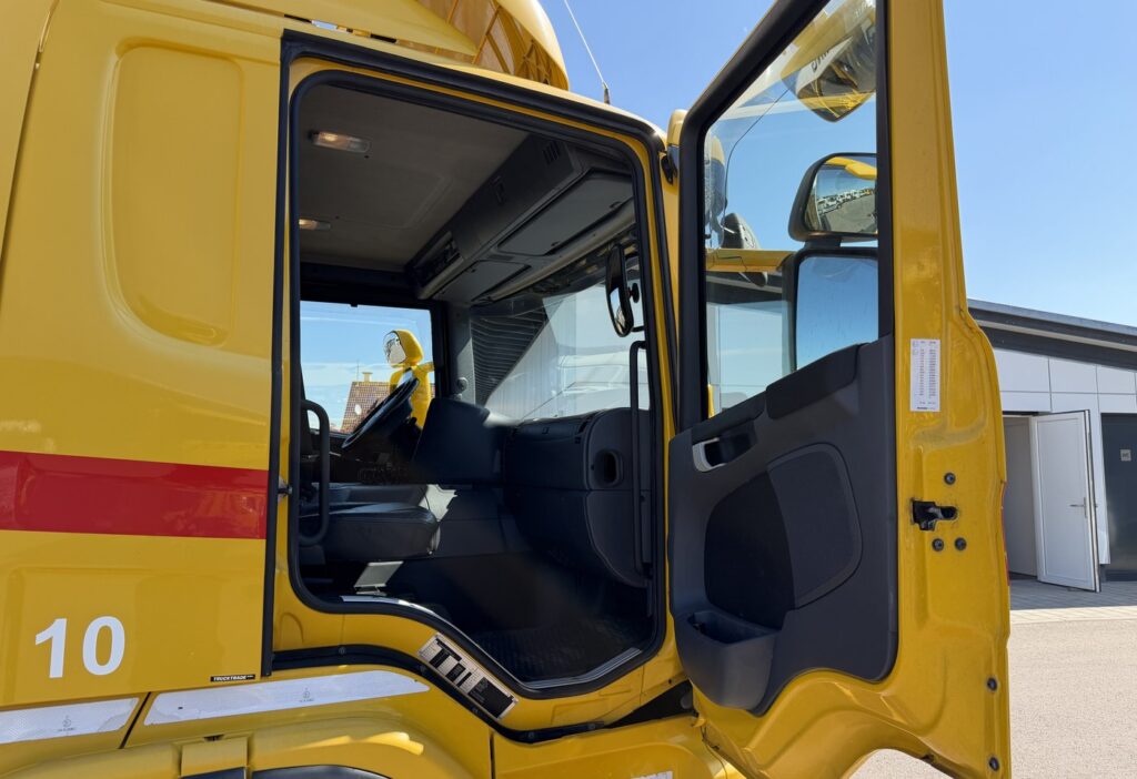 2014 Scania P 410 4x2 Thermoking