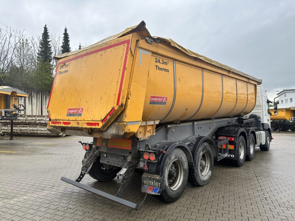 (D) 2018 Langendorf SK 20 Sattelkipper isoliert
