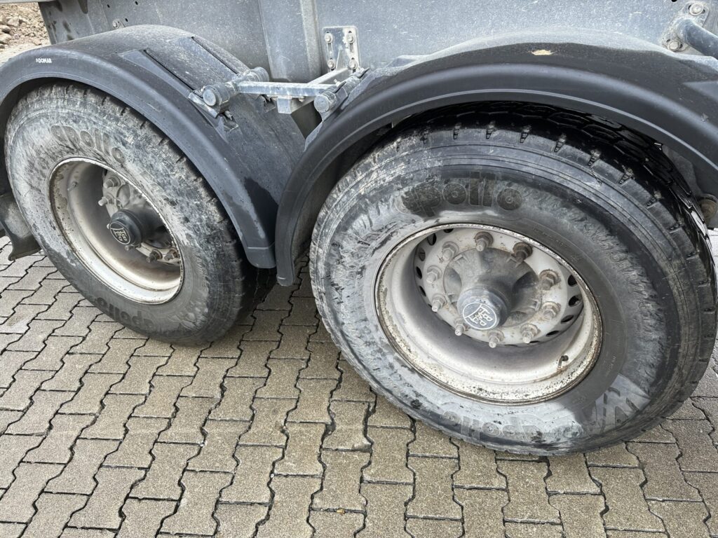 (D) 2018 Langendorf SK 20 Sattelkipper isoliert