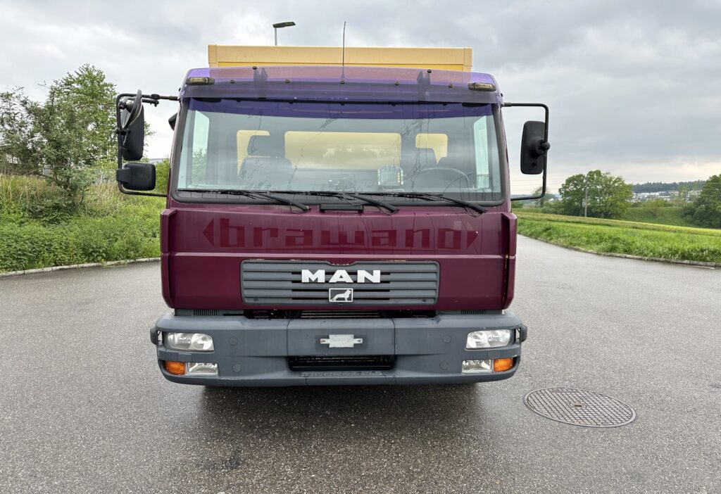 (D) 2003 MAN 12.225 LLC 4x2 Koffer / HB